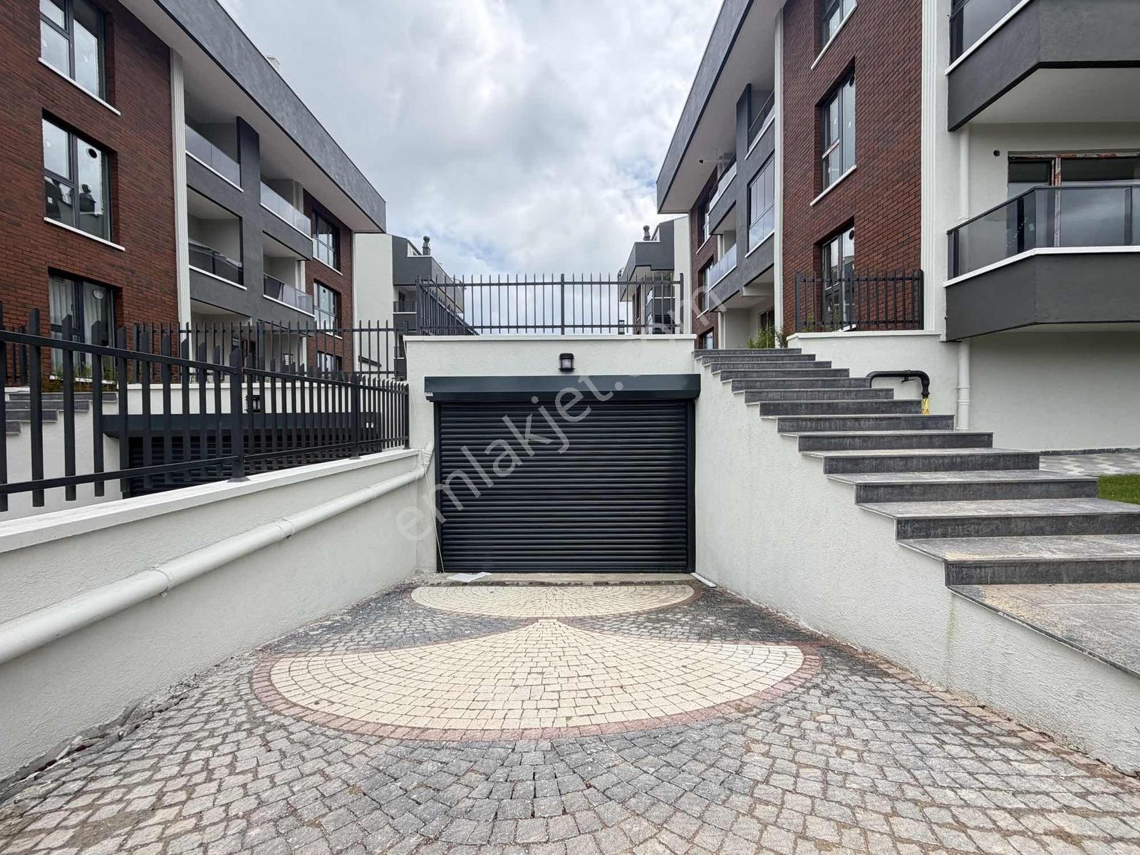 İncek'te Site İçi Ara Kat Kapalı Otoparklı Kiralık 1+1 - Görsel 9