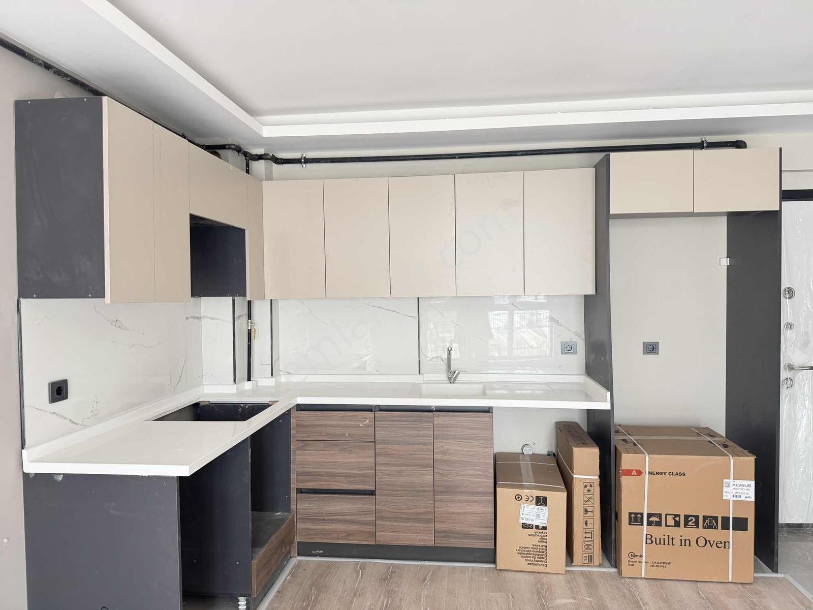 İncek'te Site İçi Ara Kat Kapalı Otoparklı Kiralık 1+1 - Görsel 2