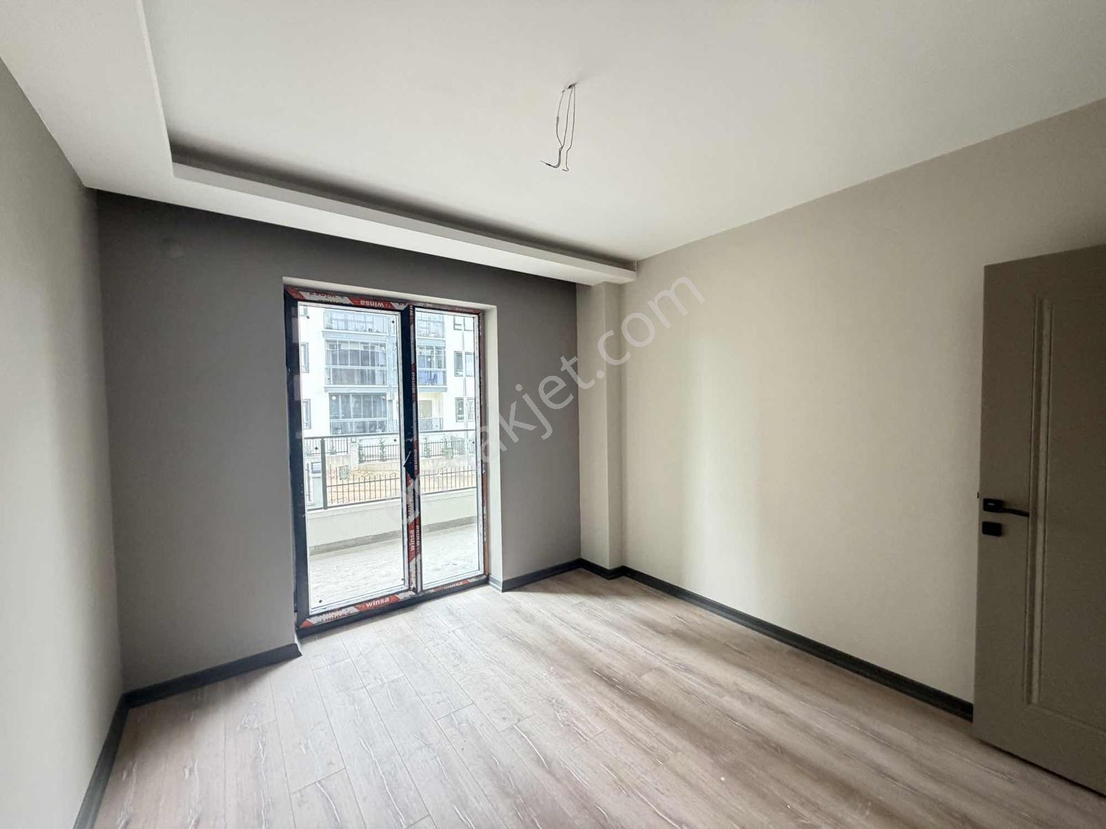 İncek'te Site İçi Ara Kat Kapalı Otoparklı Kiralık 1+1 - Görsel 40