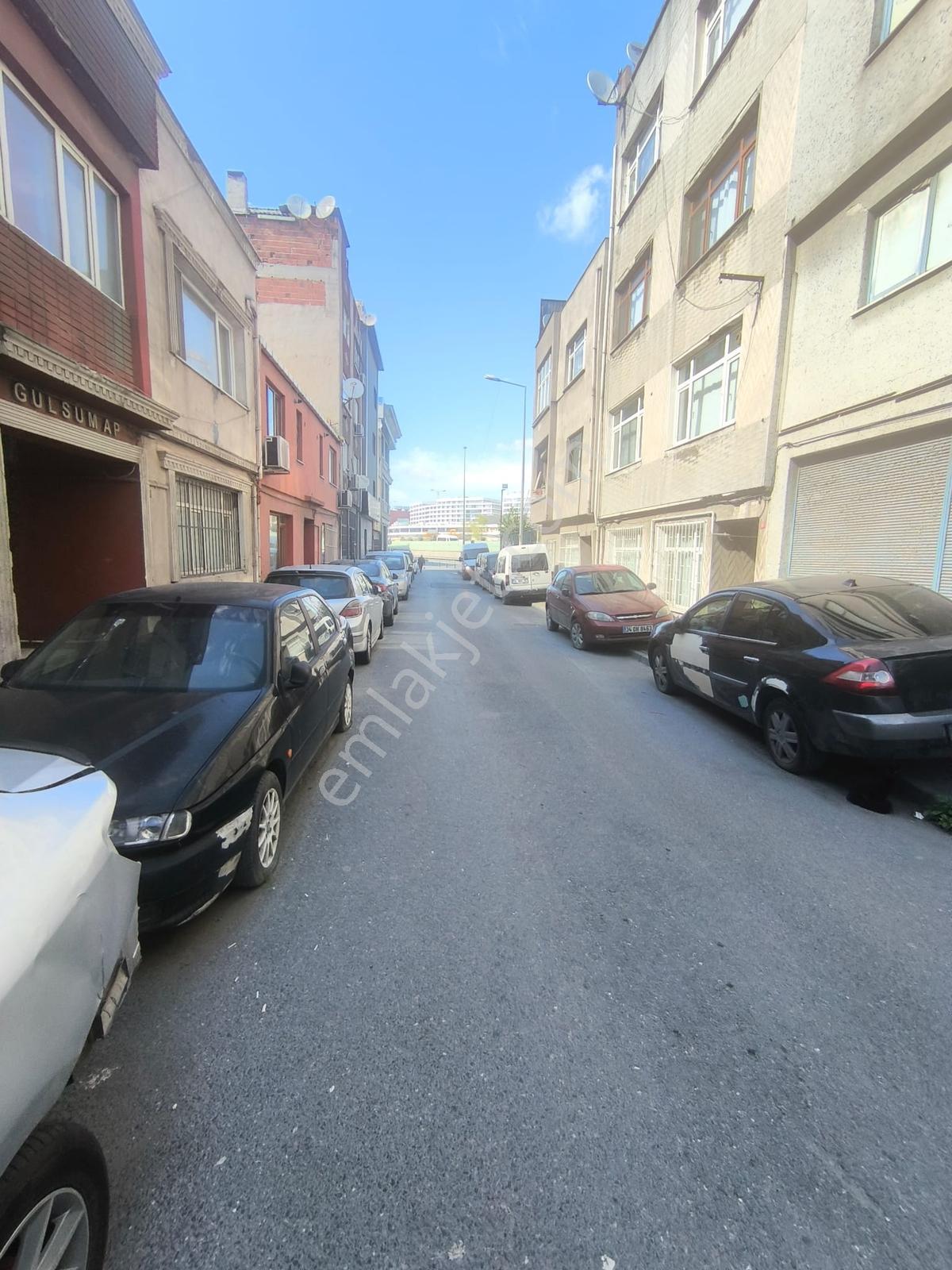 Bayrampaşa Orta Mahalle'de 145 M2 Kiralık Dükkan - Görsel 3
