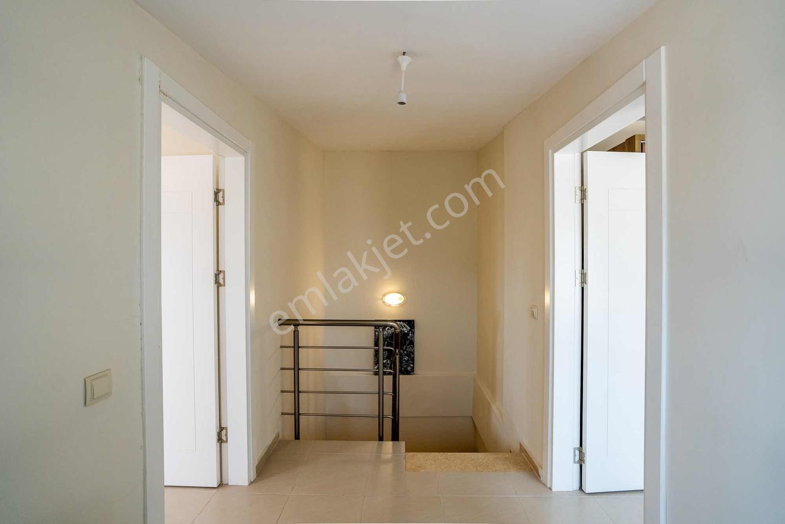 Kuşadası Özada Sitesinde Deniz Manzaralı 4+1 Çatı Dubleks - Görsel 22