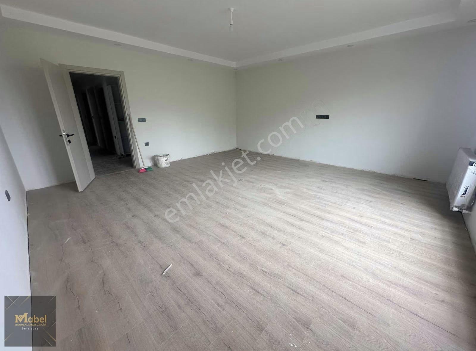 * Kapalı Mutfak Kombi Ve Cam Balkonutakılı Merkezi Konumda Daire - Görsel 7