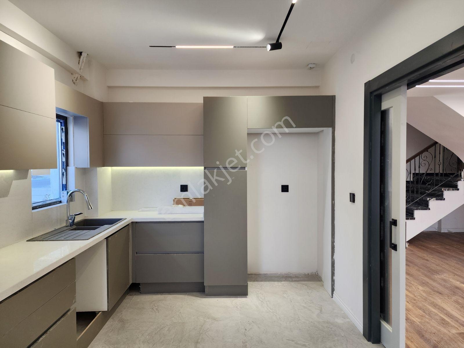 Premium, Çift Mutfak, 300m2 Net, Önü Açık, Hazır 5+1 Villa - Görsel 31