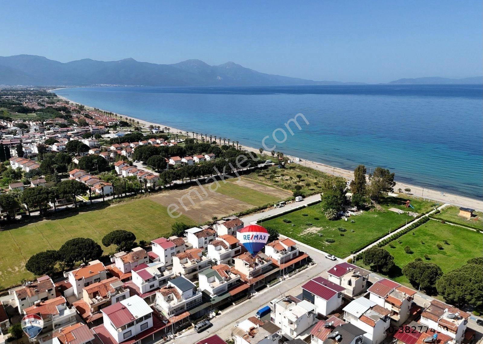 Karaova'da Denize Sıfır Sitede 3+1 Deniz Manzaralı Yazlık Villa - Görsel 17
