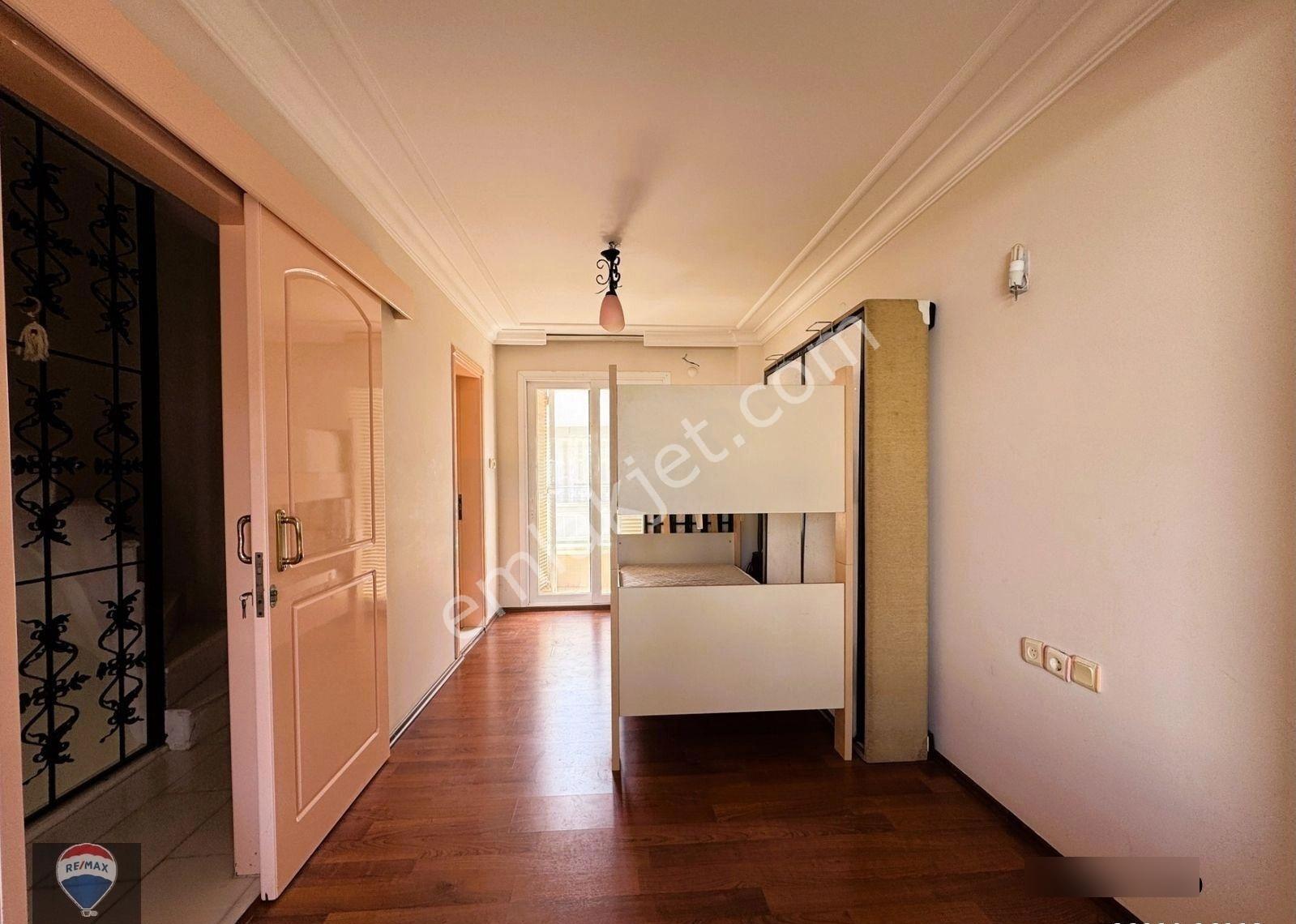 Karaova'da Denize Sıfır Sitede 3+1 Deniz Manzaralı Yazlık Villa - Görsel 14