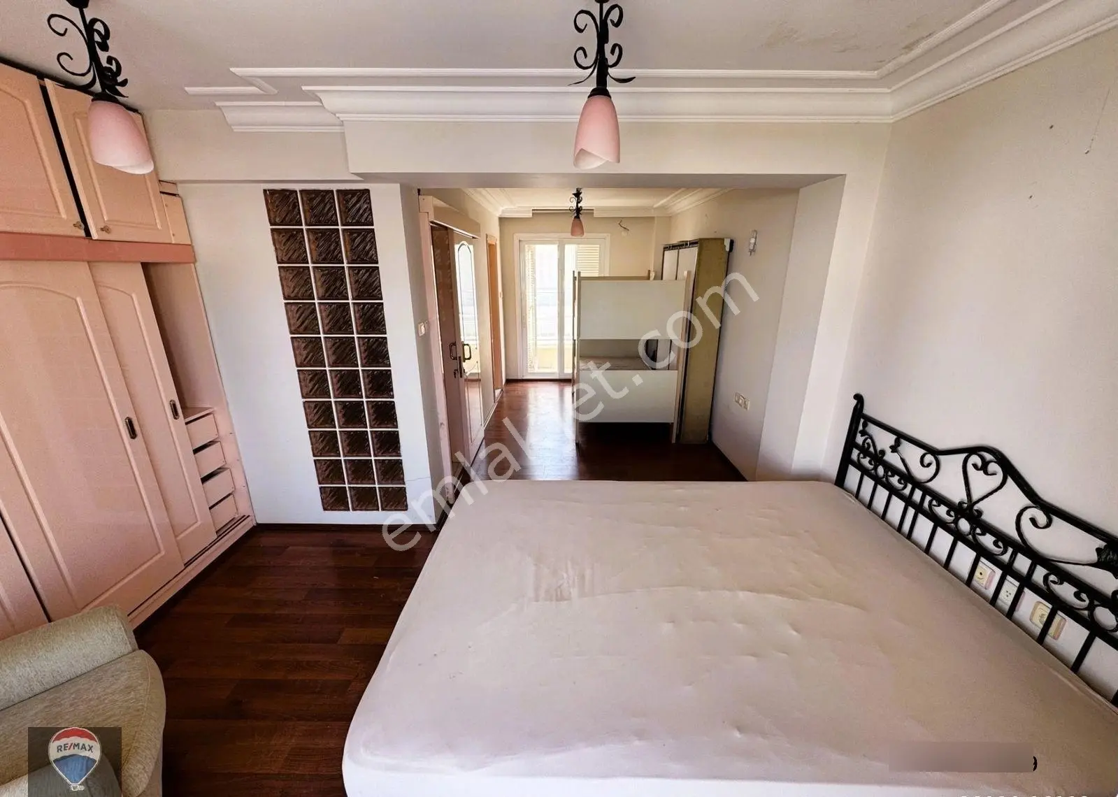 Karaova'da Denize Sıfır Sitede 3+1 Deniz Manzaralı Yazlık Villa - Görsel 24