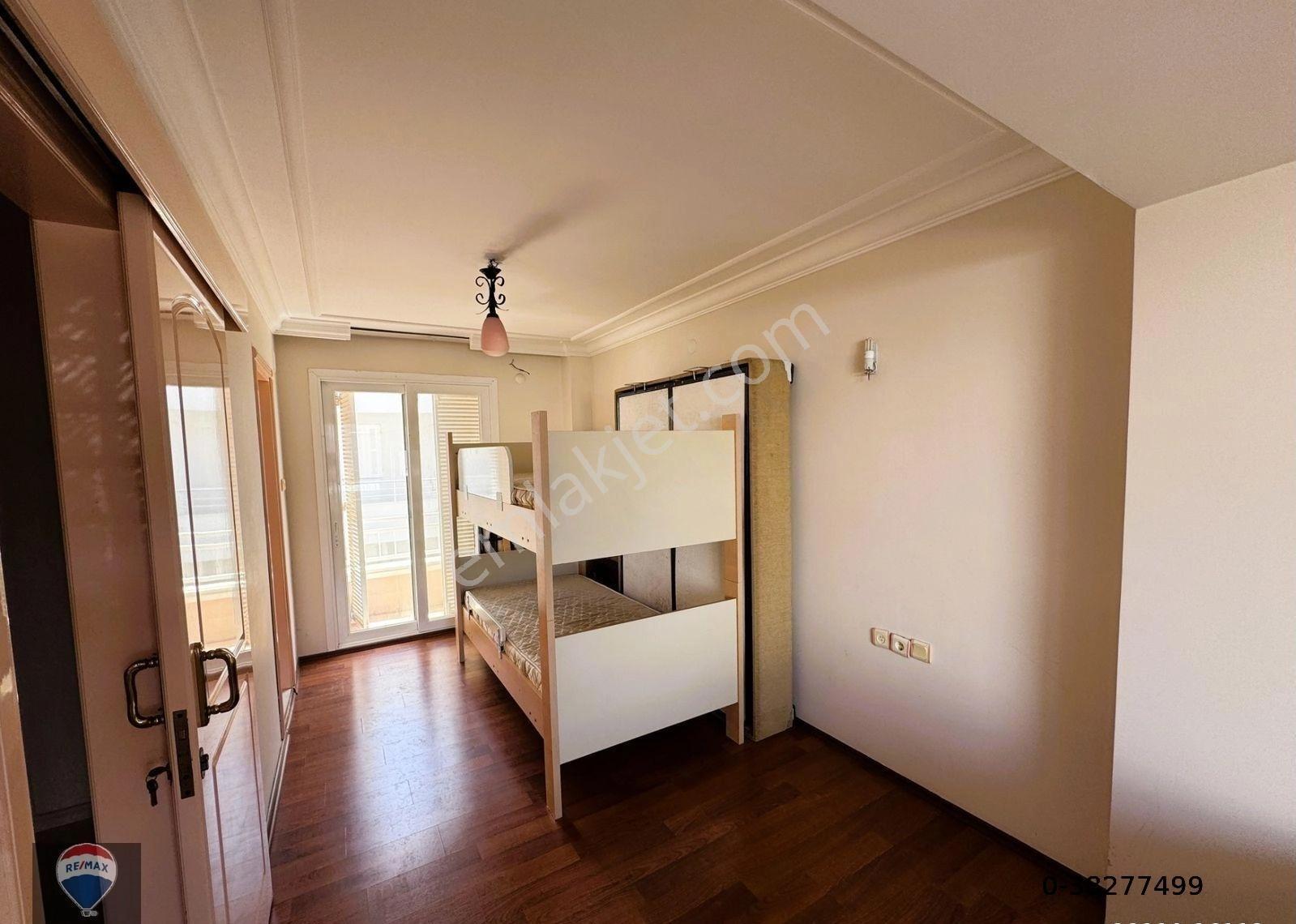 Karaova'da Denize Sıfır Sitede 3+1 Deniz Manzaralı Yazlık Villa - Görsel 3