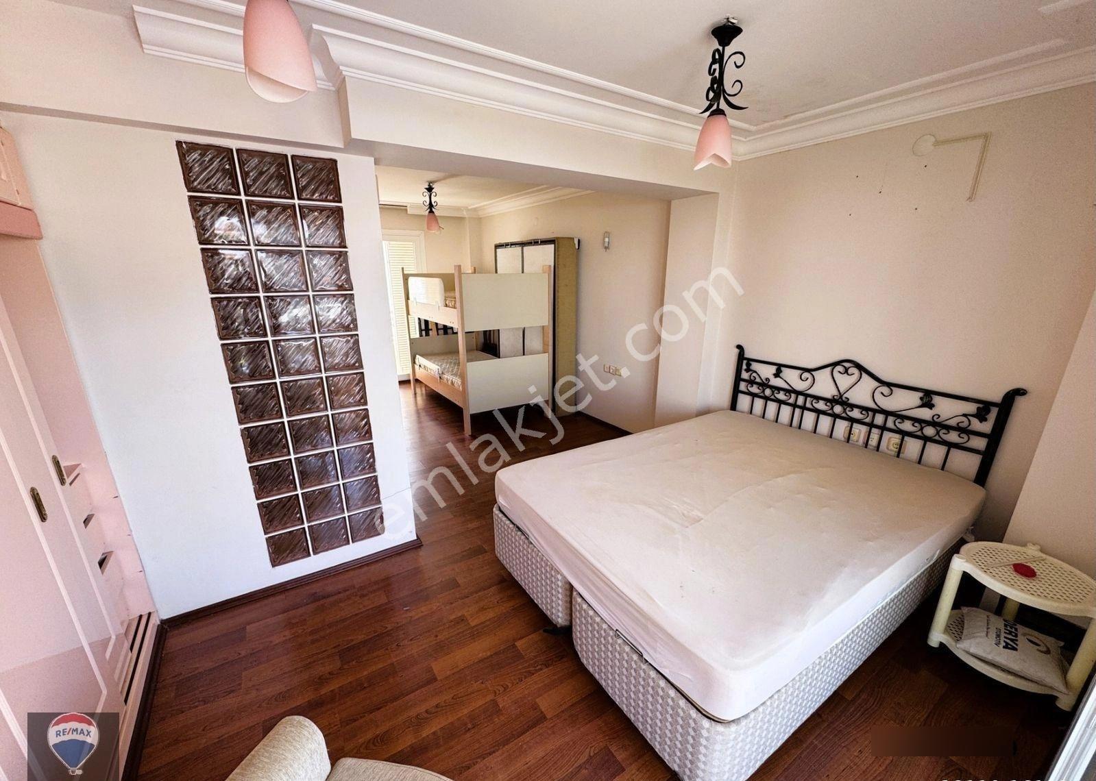 Karaova'da Denize Sıfır Sitede 3+1 Deniz Manzaralı Yazlık Villa - Görsel 26