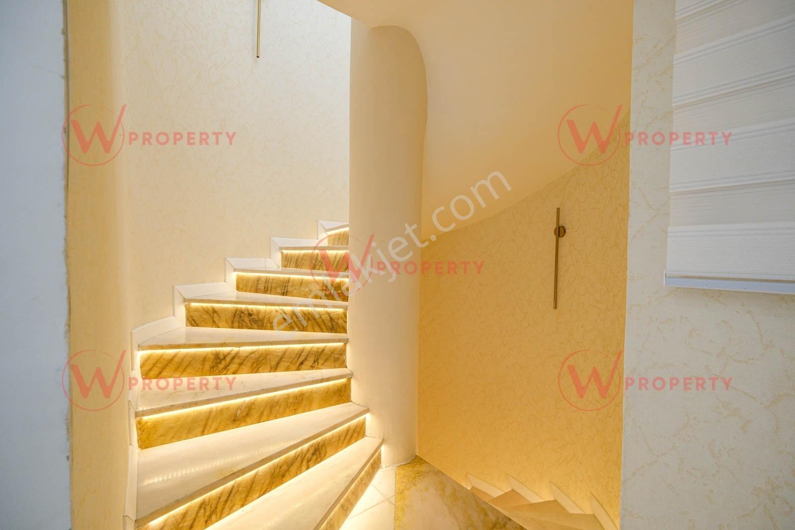 W Property Soli Sitesinde Deniz Manzaralı 4+1 Tripleks Villa - Görsel 22