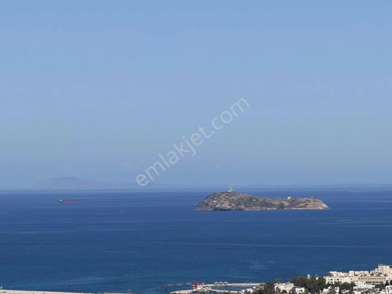 Bahçe Katında Deniz Manzarası: 3 Odalı Ve 23 M2 Stüdyo Daire