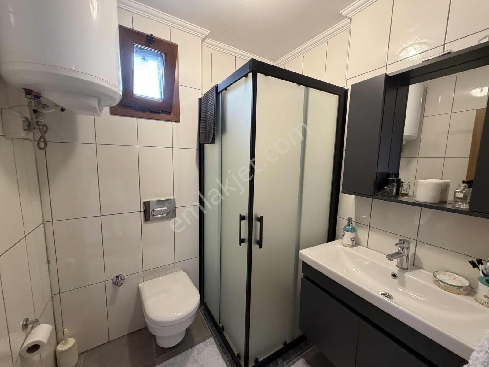 Bahçe Katında Deniz Manzarası: 3 Odalı Ve 23 M2 Stüdyo Daire - Görsel 8