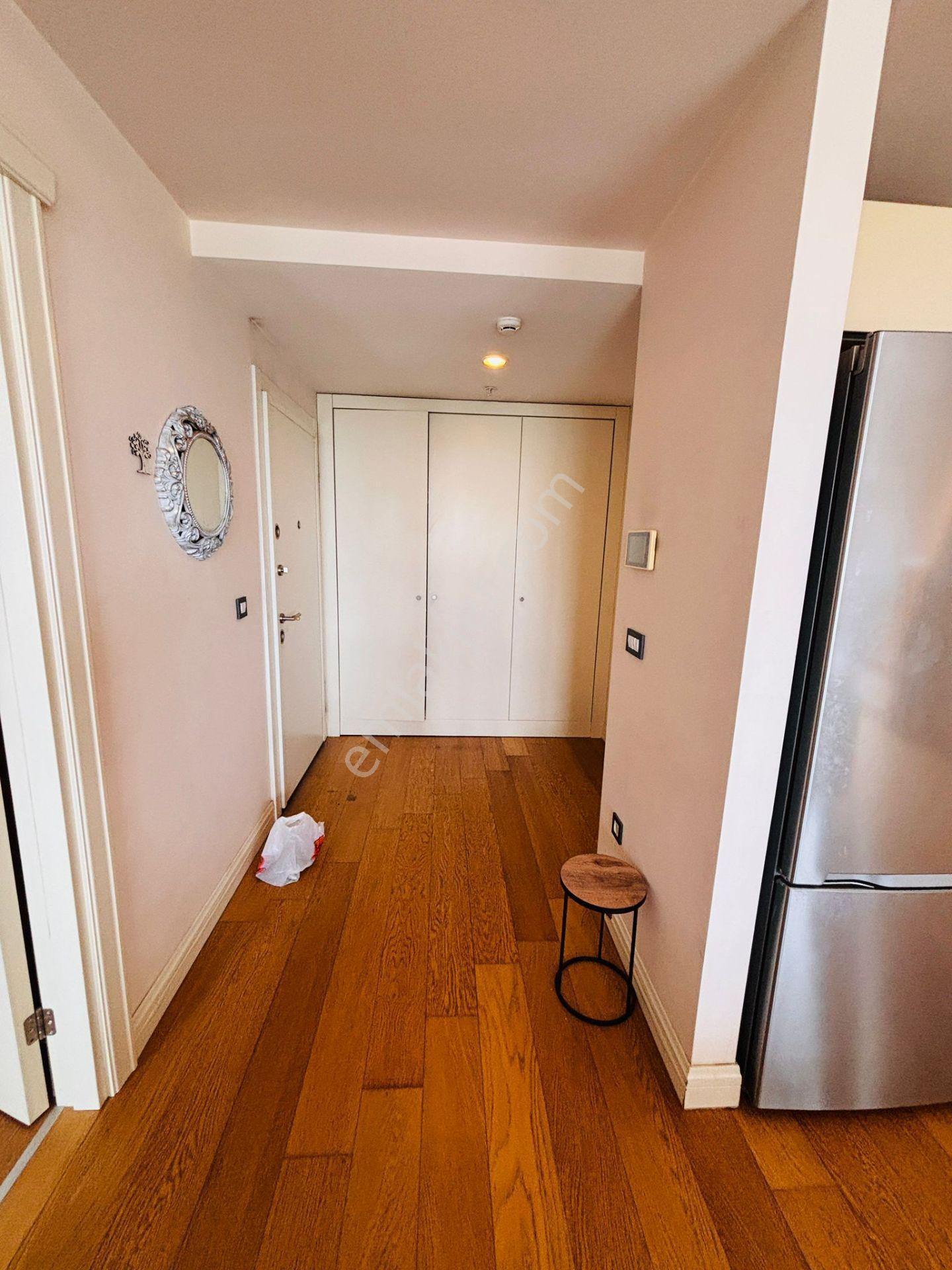Kiptaş Venezia Mega Kiralık Full Lüks Eşyalı Kare Salon 1+1 Daire - Görsel 7