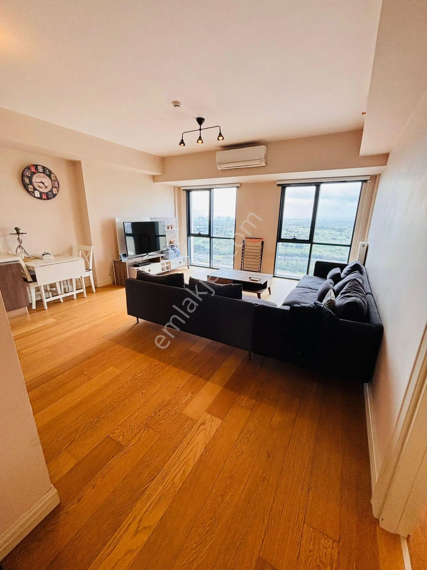 Kiptaş Venezia Mega Kiralık Full Lüks Eşyalı Kare Salon 1+1 Daire - Görsel 3