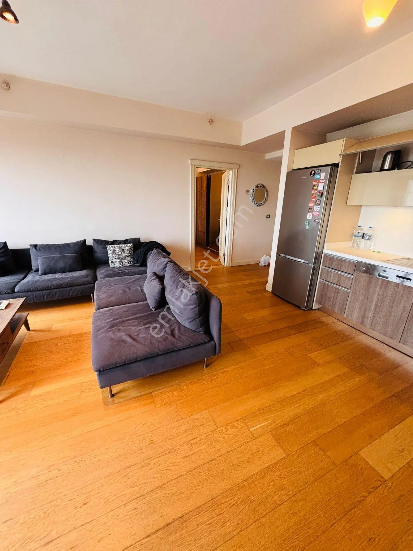 Kiptaş Venezia Mega Kiralık Full Lüks Eşyalı Kare Salon 1+1 Daire - Görsel 5