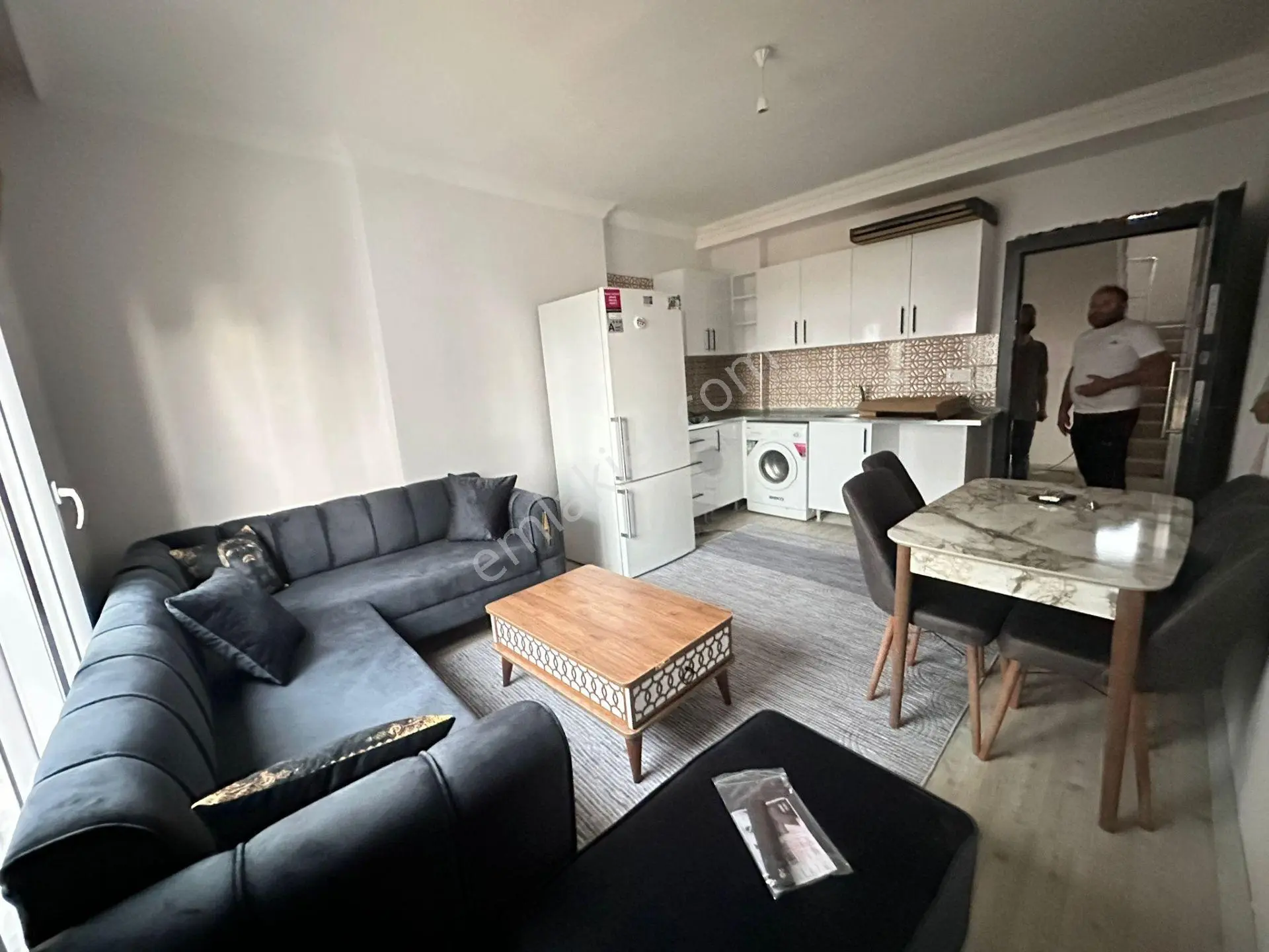 Adana Sarıçamda Çarkıparede 1+1 Eşyaları Sıfır Kiralık Depozito Yok Fırsat Daire - Görsel 2