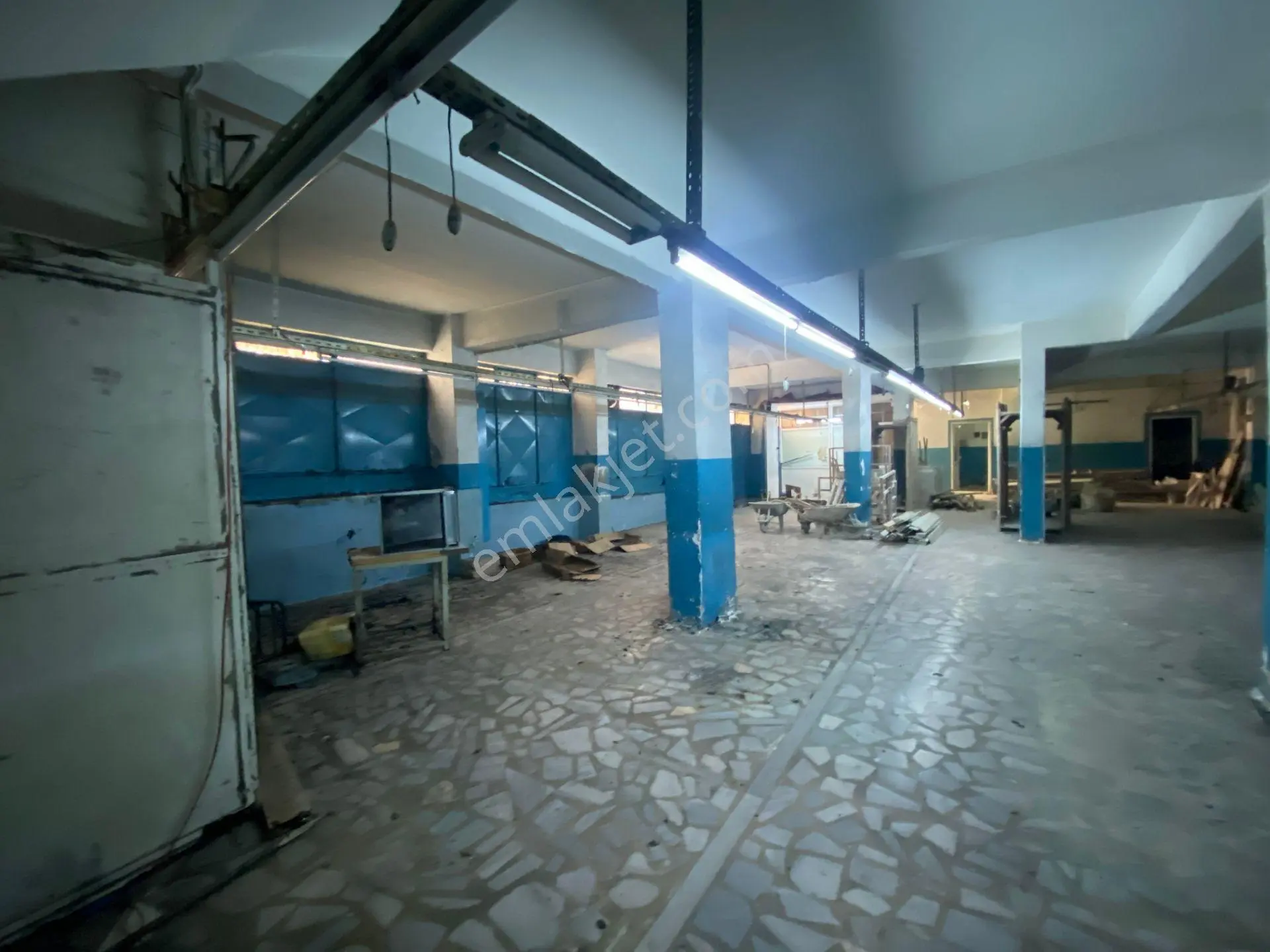 Avrupa Emlak Tan Esenler Fatih Mh 250m² Konfeksiyon,imalat,depo Gibi Sektörlere Uygun Kiralık Dükkan - Görsel 3