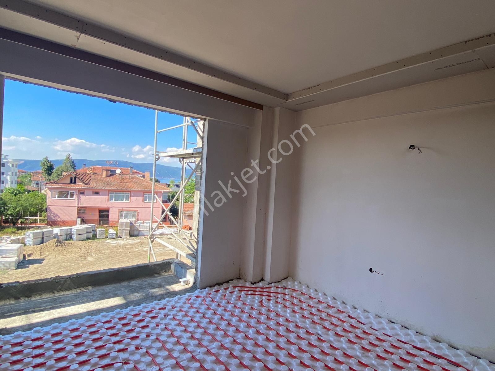 Deniz Manzaralı Kapalı Mutfak Arakat 2+1 Satılık Daire - Görsel 17