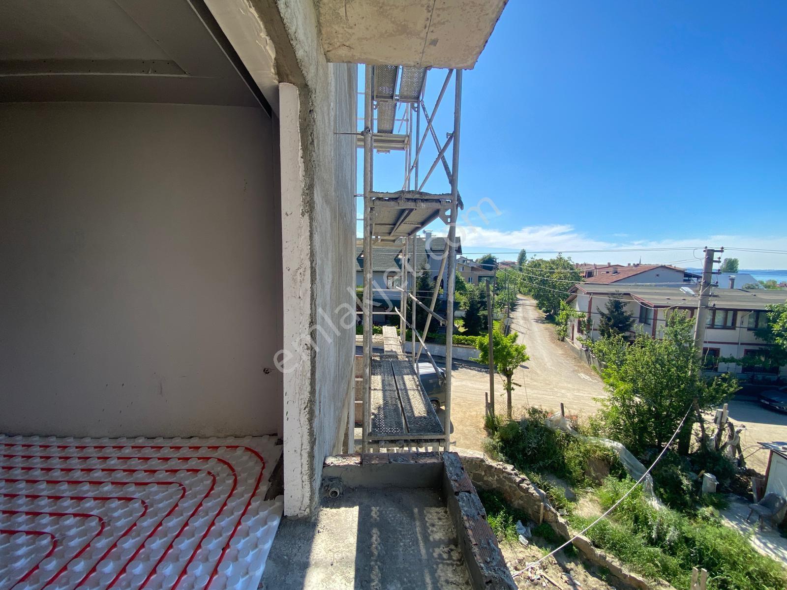Deniz Manzaralı Kapalı Mutfak Arakat 2+1 Satılık Daire - Görsel 12