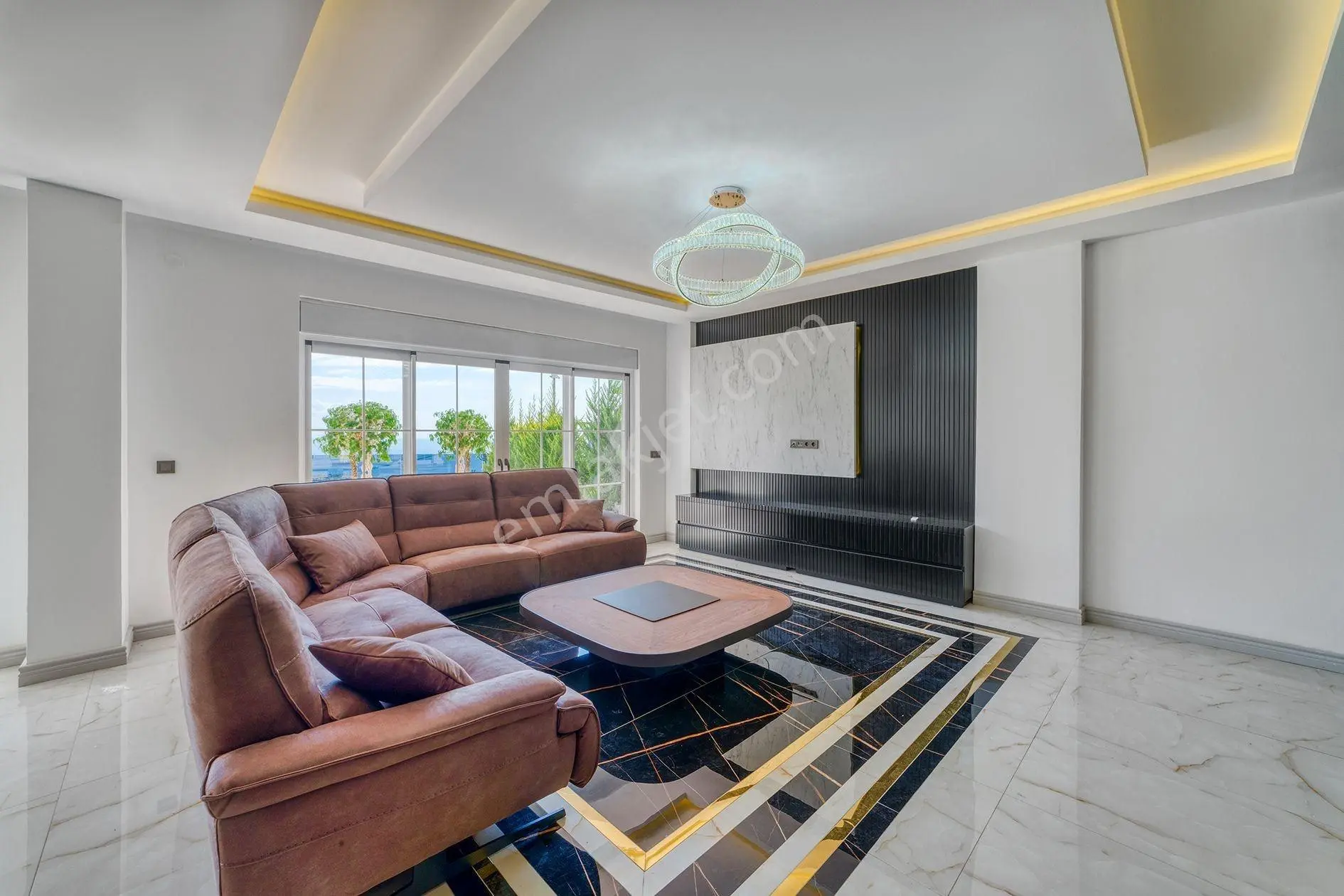 Alanya Tepe Bölgesinde Hayalinizdeki Lüks Triplex Villa - Görsel 4