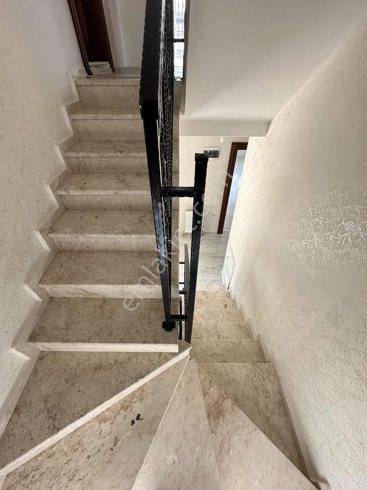 Çalı Gümüşlük 5+1 Müstakil Bahçeli Garajlı 305m2 Kiralık Villa - Görsel 11