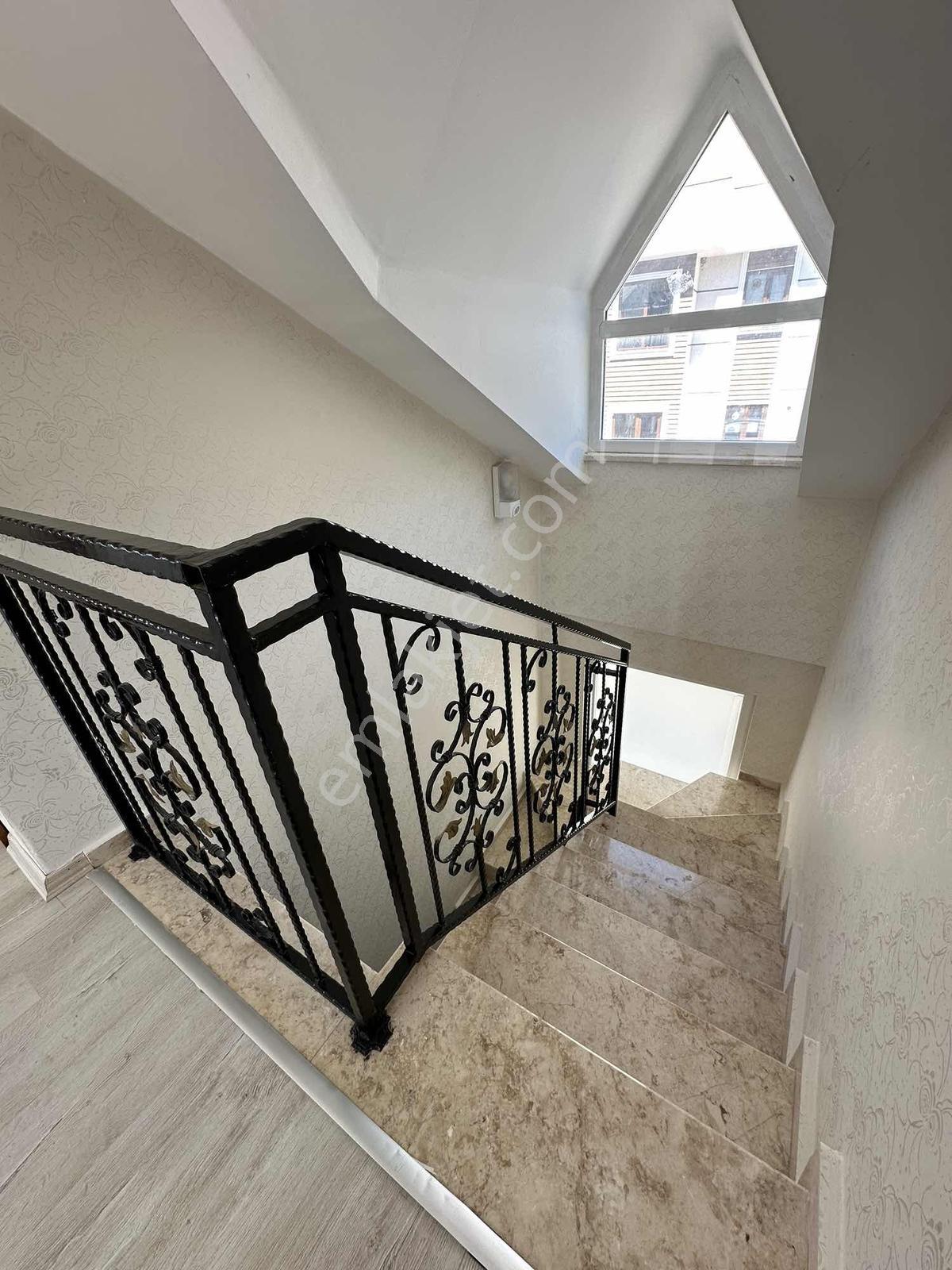 Çalı Gümüşlük 5+1 Müstakil Bahçeli Garajlı 305m2 Kiralık Villa - Görsel 32
