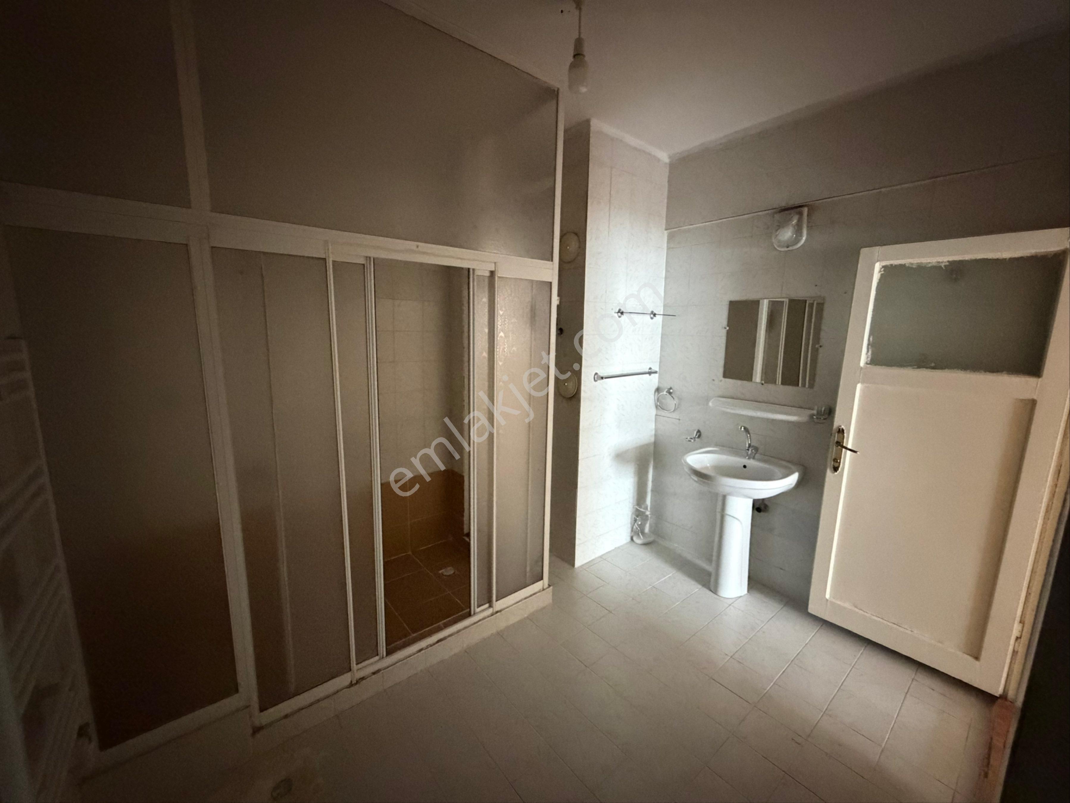 Şehir Merkezinde Park Hastanesi Civarında Kiralık 3+1 Son Kat Temiz Bakımlı Daire - Görsel 10