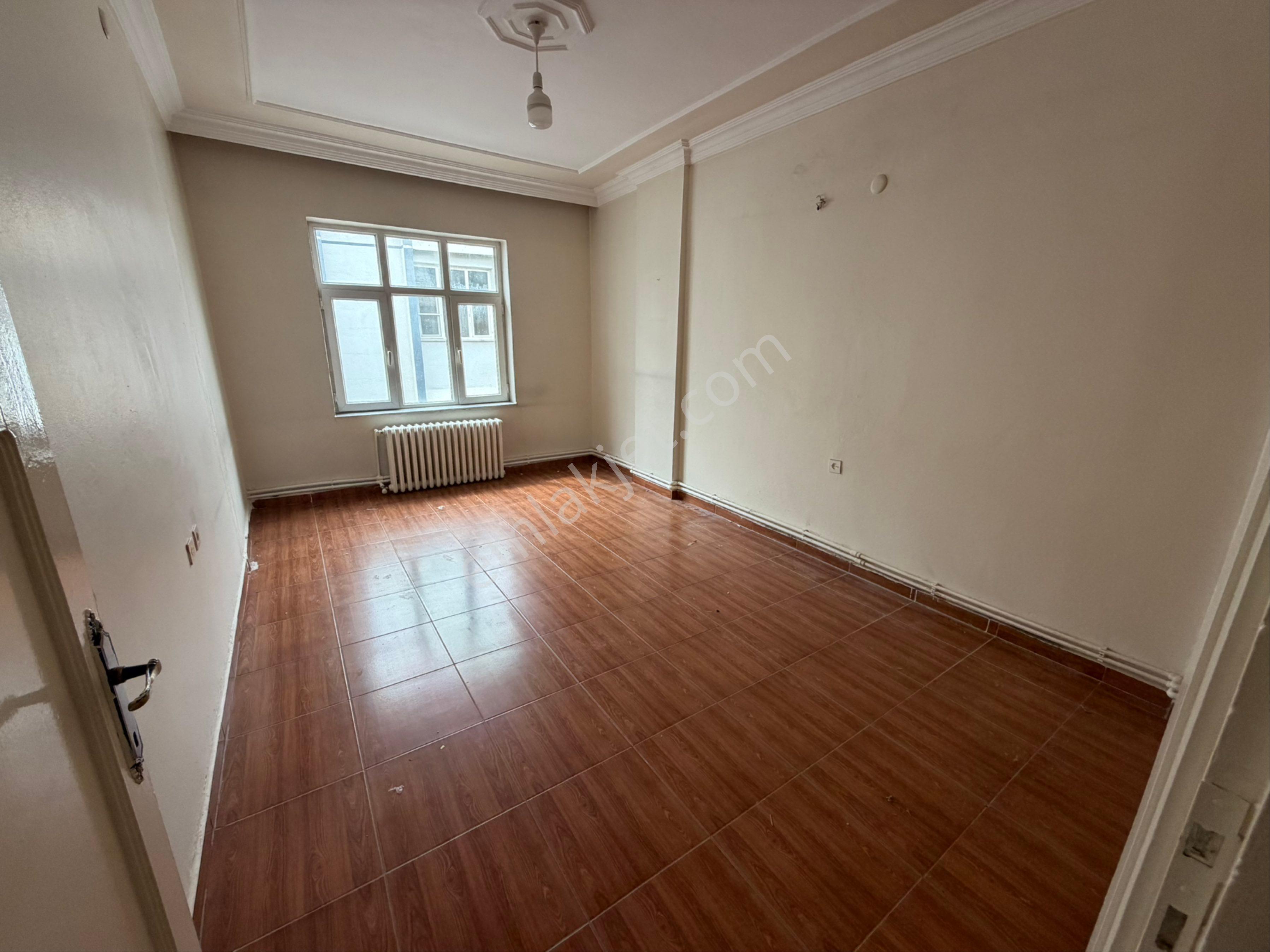 Şehir Merkezinde Park Hastanesi Civarında Kiralık 3+1 Son Kat Temiz Bakımlı Daire - Görsel 6