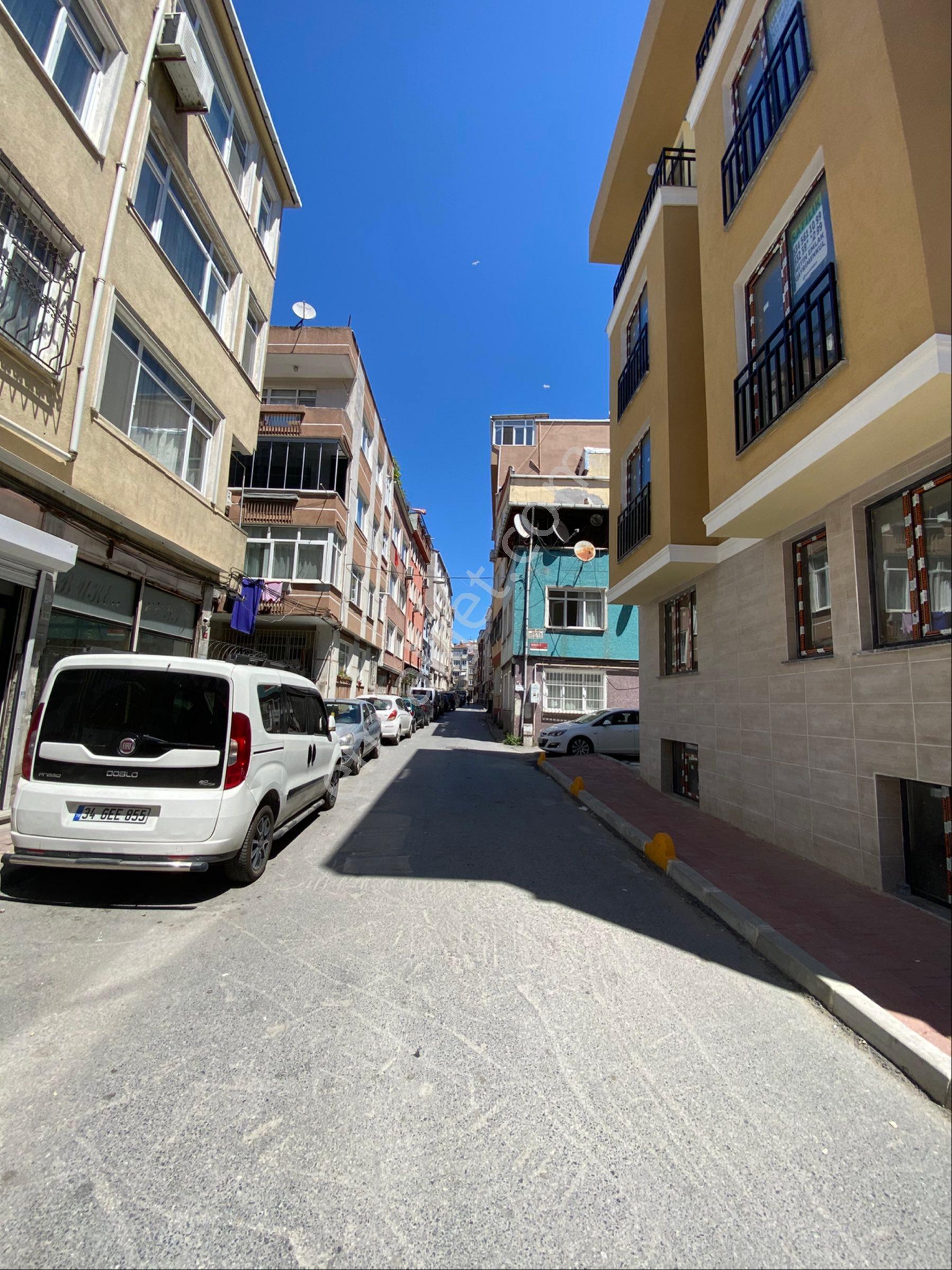 Kocamustafapaşa Şehit Turan Topal Sokakta Satılık Sıfır Komple Bina - Görsel 3