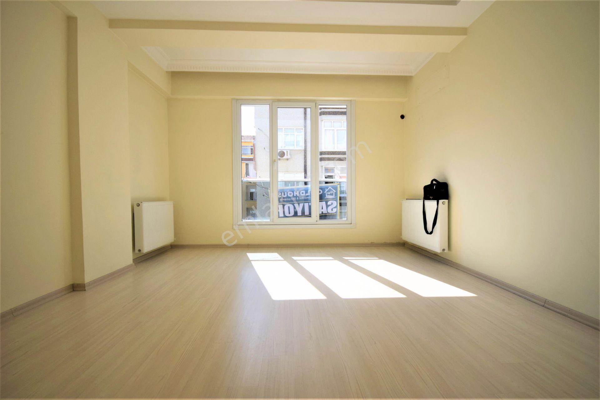 Goldhouse Dan Satılık Belediye Yakını 2+1 Yeni Bina Da Ara Kat
