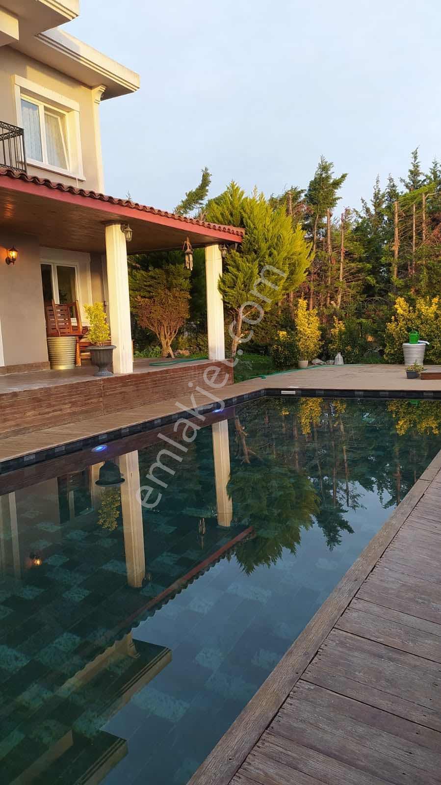 Silivri Ortaköyde Havuzlu Tam Müstakil Acil Satılık Villa - Görsel 2