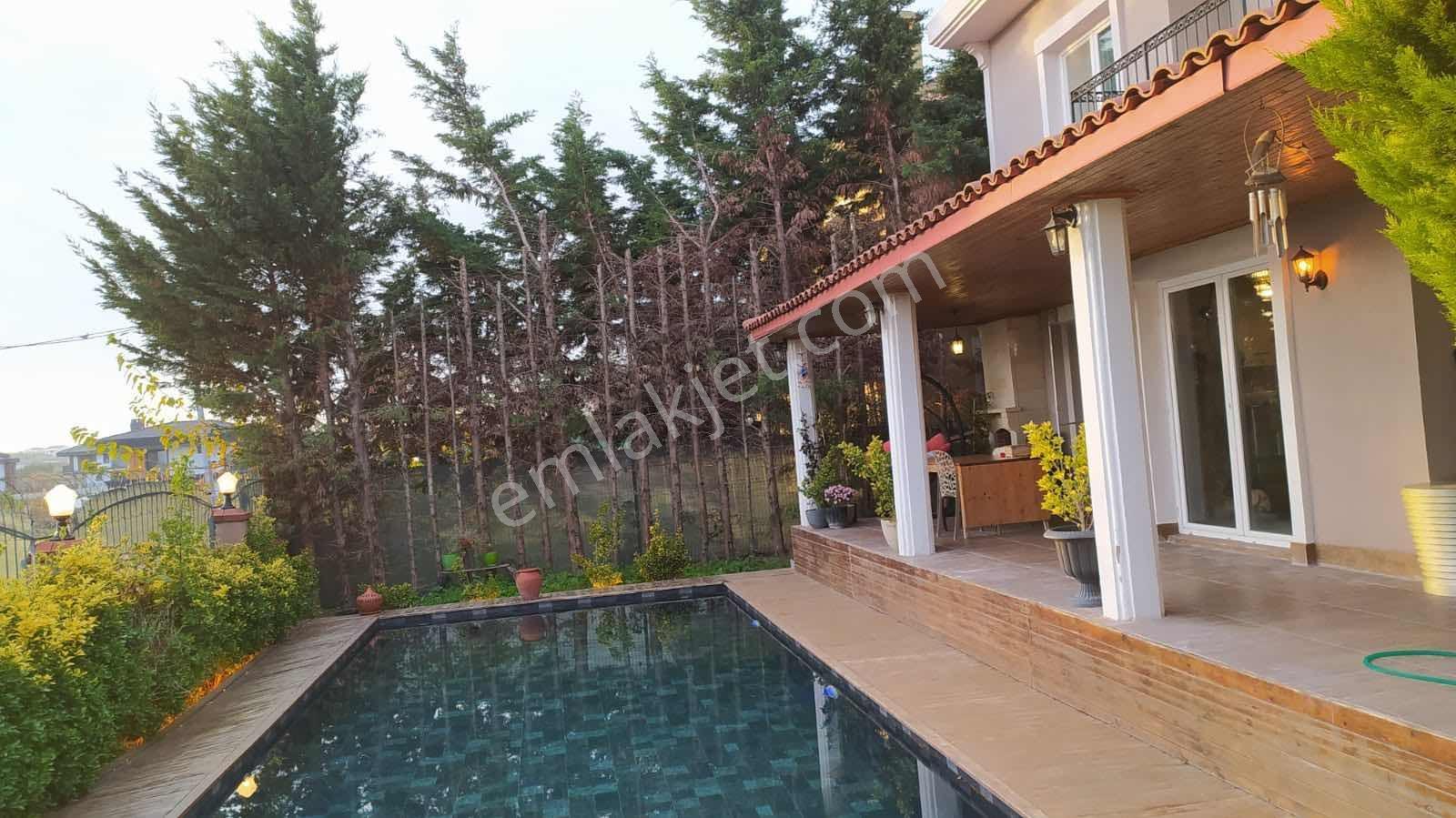 Silivri Ortaköyde Havuzlu Tam Müstakil Acil Satılık Villa - Görsel 20