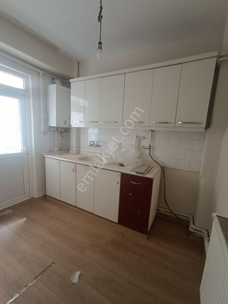 Pratik Den// Kürsü Tramvay Durağı Dibinde Kiralık Daire - Görsel 4