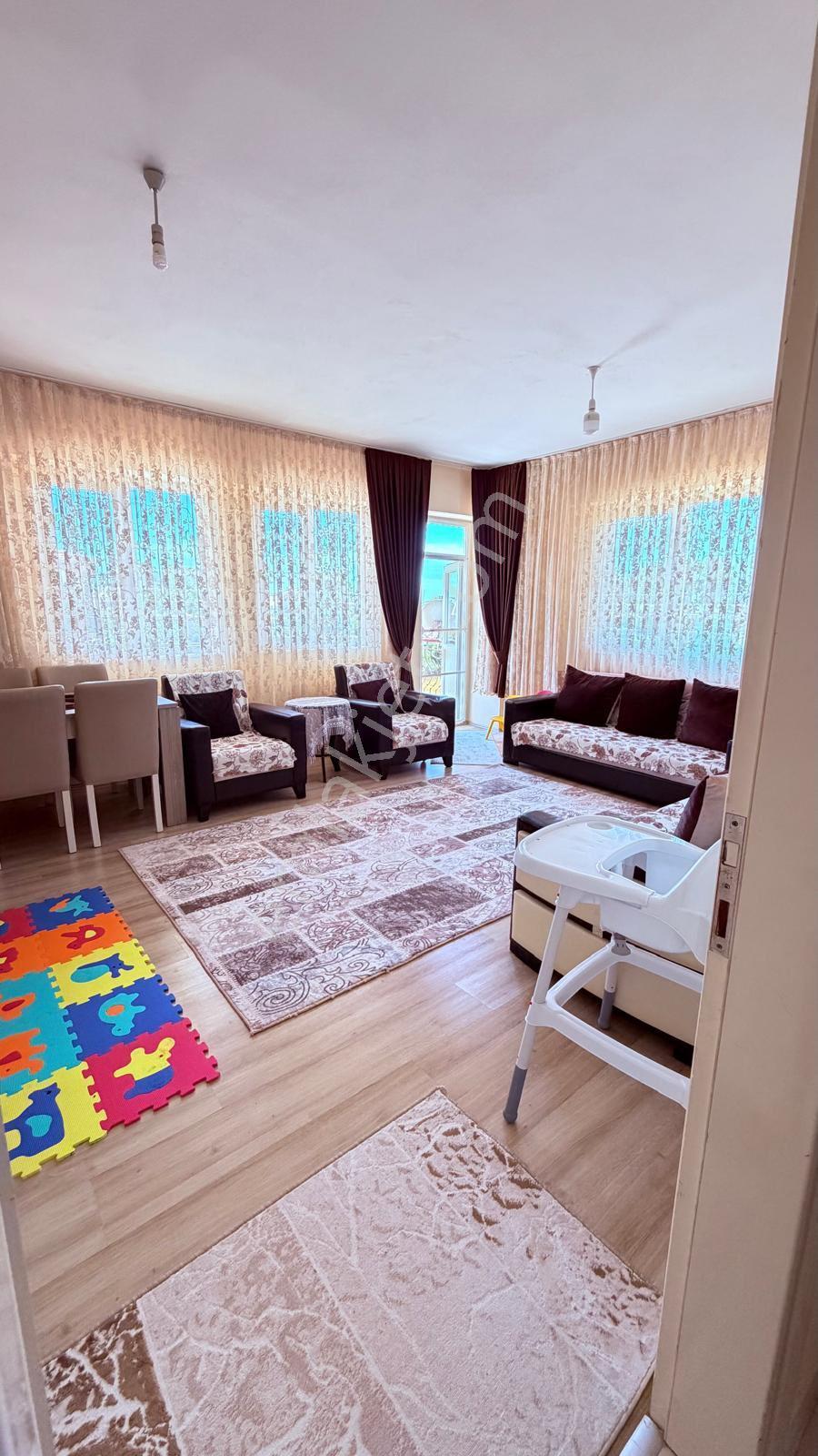 Antalya Döşeme Altı Tomalar Mah Satlık Site İçi 2+1 3/3 Kat Ayrı Mutfak 125 Metre