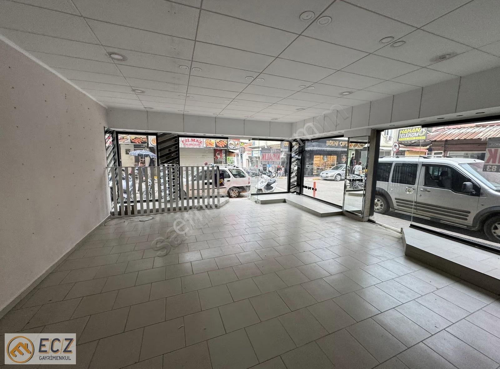 Ecz Gayrimenkul Den Kiralık Çarşının En Yoğun Bölgesi Dükkan - Görsel 4