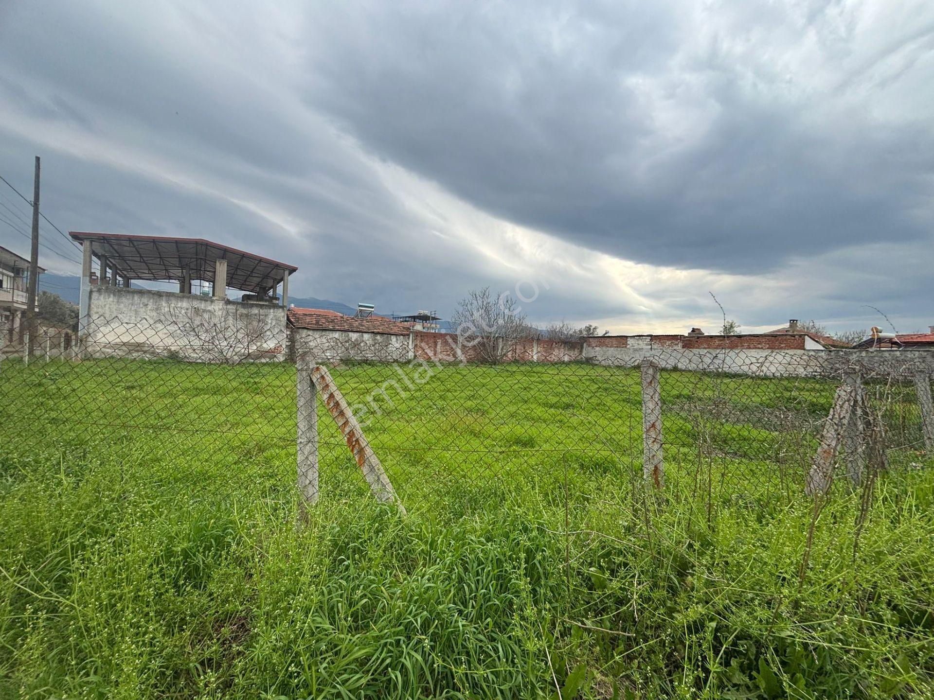 Yuvam Gayrimenkul'den Manisa Salihli Yılmaz Mah.450 M2 Satılık Arsa
