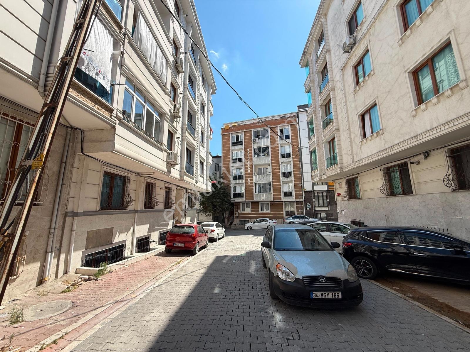 Mehterçeşme Mah'de V.i.p 2+1 Metrobüse Yakın Arakat Yeni Daire - Görsel 15