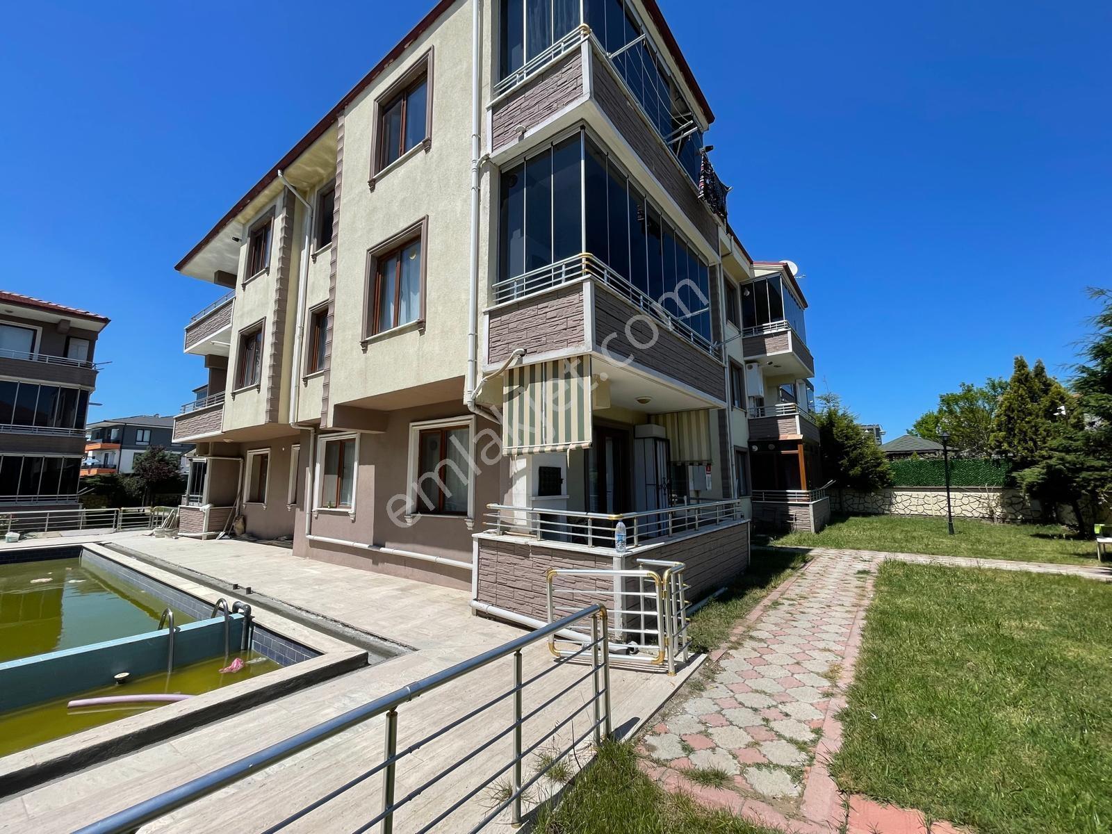 Karasu Yalıda Havuzlu Sitede Arakat Köşe Daire 2+1 Satılık - Görsel 27
