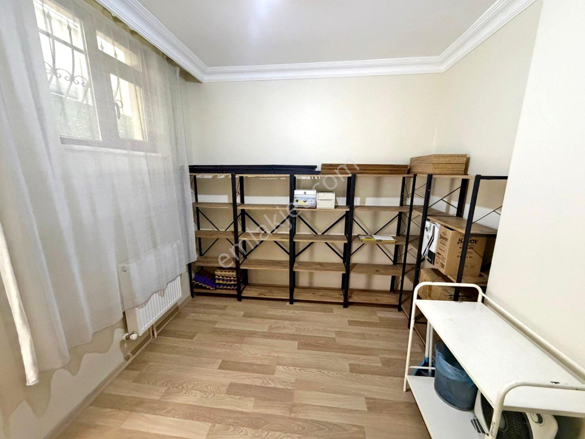 Alban'dan Bahçe Kullanımlı Metrobüs Dibi 90m² 2+1 Satılık Daire - Görsel 8