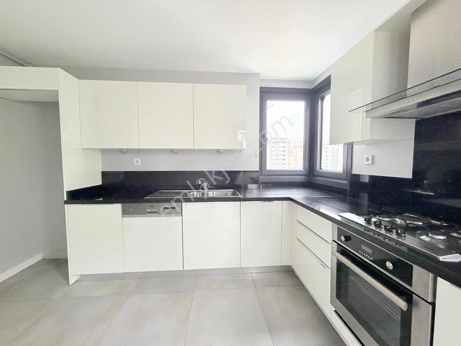 Erenköy'de Satılık 2+1 Daire 110m² Marmaray Ve Bağdat Cad.yakını - Görsel 17