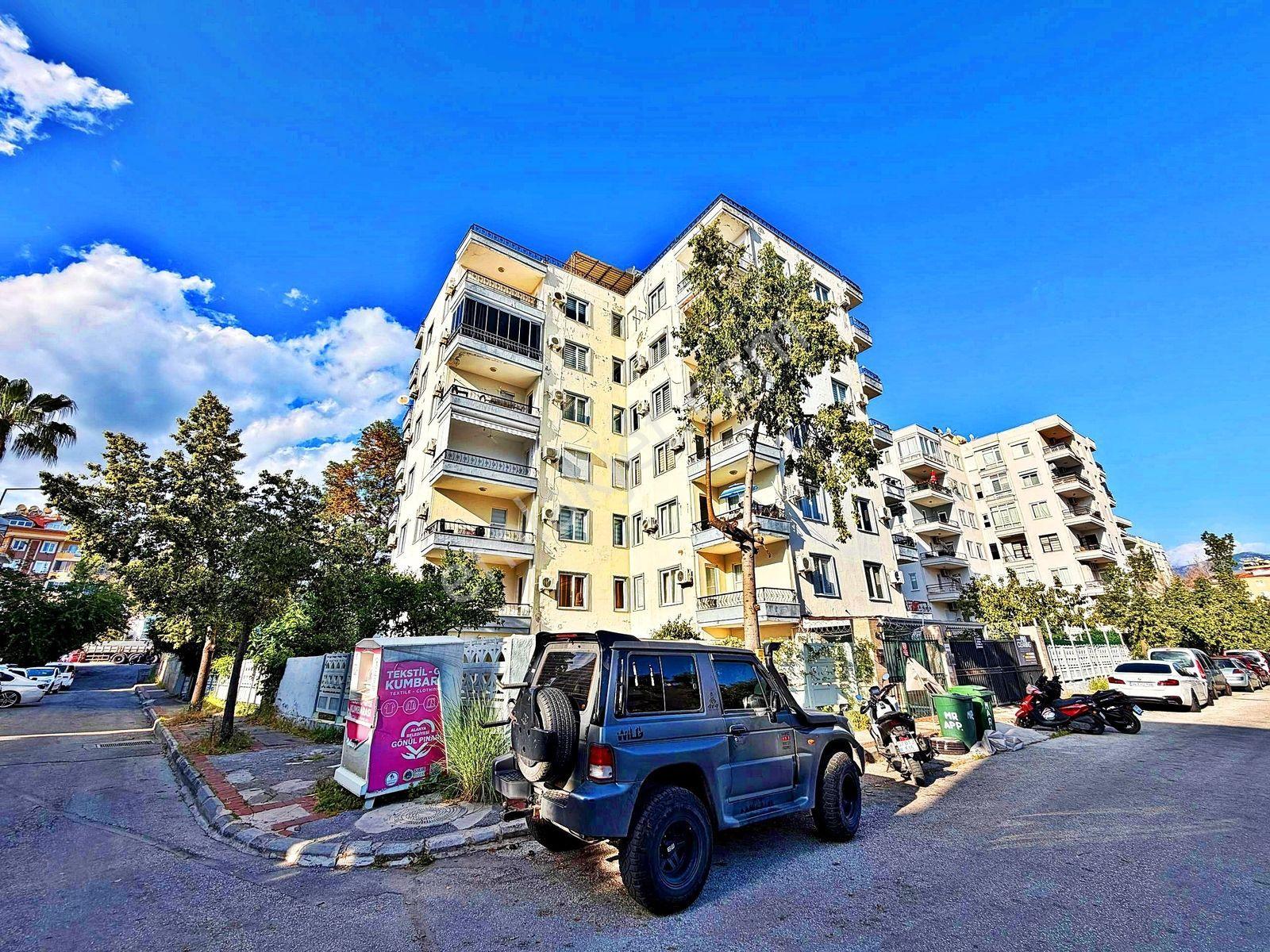 Alanya Cumhuriyet'de Denize Yakın Satılık 1+1 Eşyalı Daire - Görsel 11