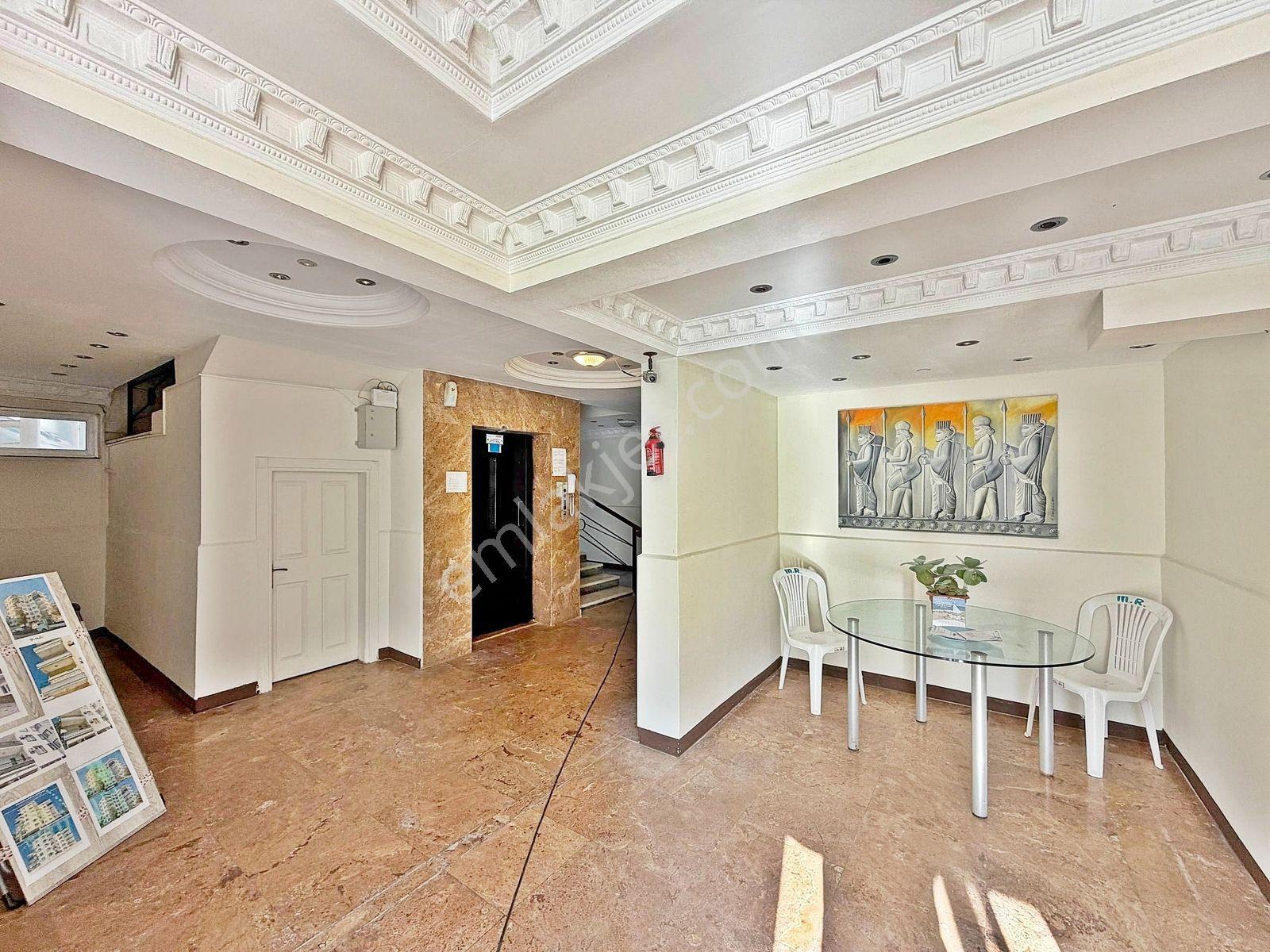 Alanya Cumhuriyet'de Denize Yakın Satılık 1+1 Eşyalı Daire - Görsel 12