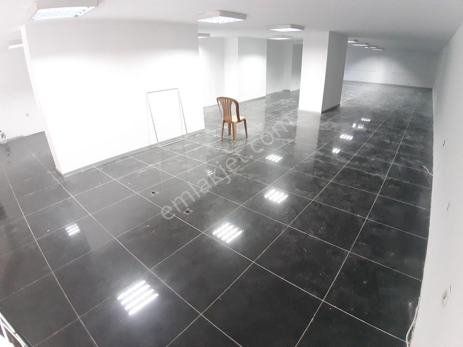 Yayla Gayrımenkuldn Ilkadım Bulvara Cephe Kıralık Dükkan 800 M² - Görsel 9