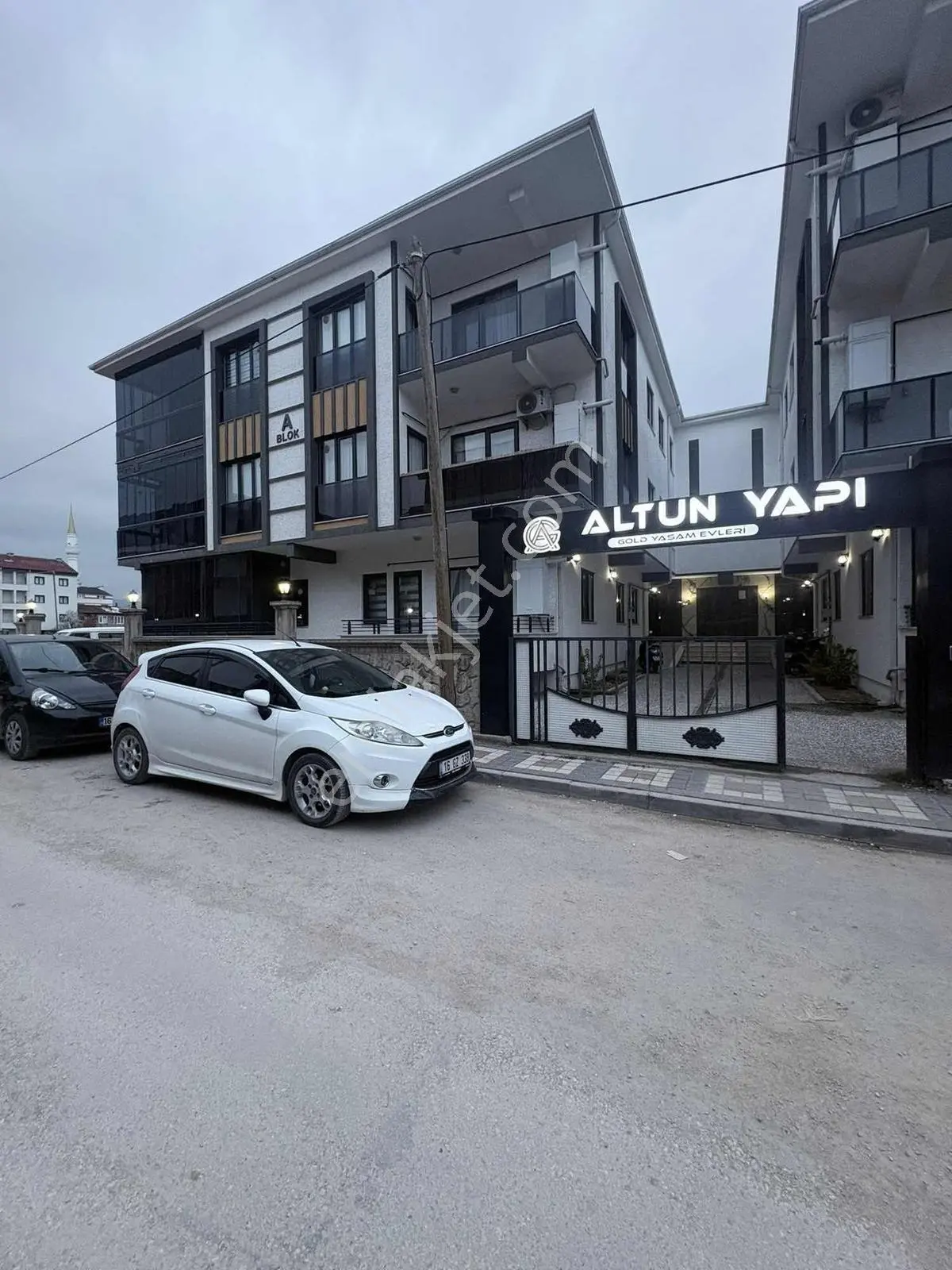 Kozluca Altun Yapı Sitesinde 3+1 Manzaralı Fırsat Daire