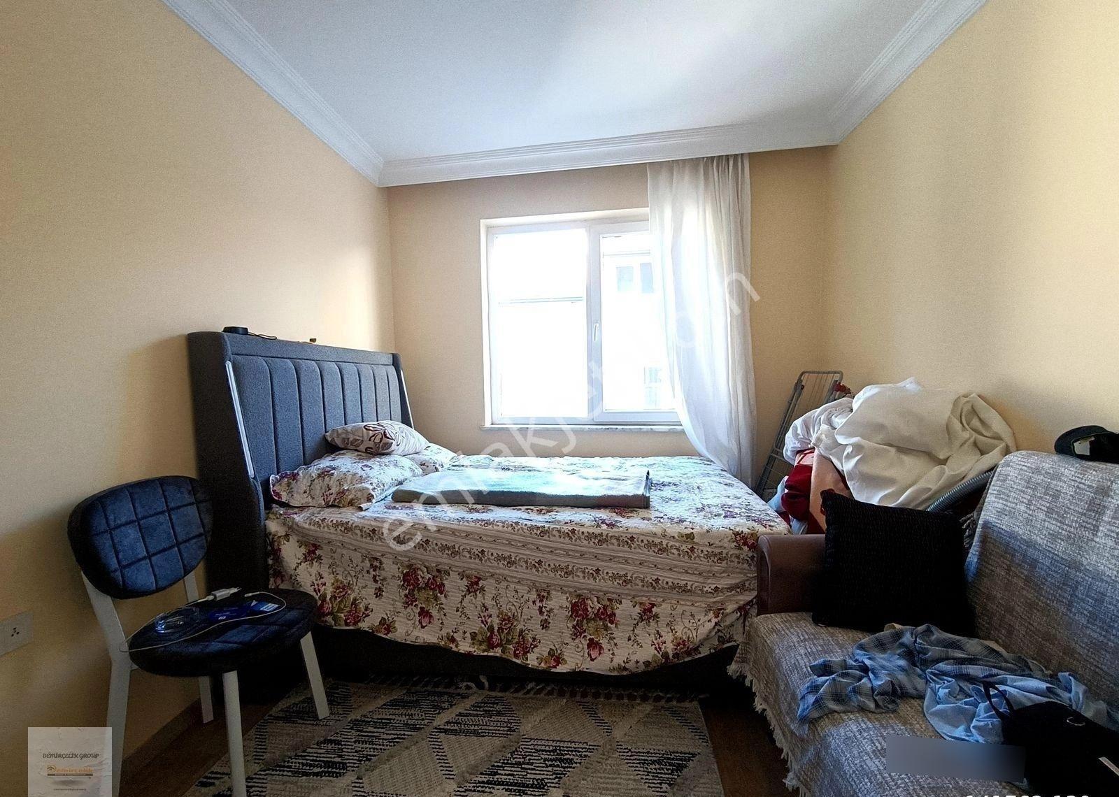 Çamlıca'da Çift Cepheli, Boyalı, Tramvaya Yakın Kiralık 2+1 - Görsel 2