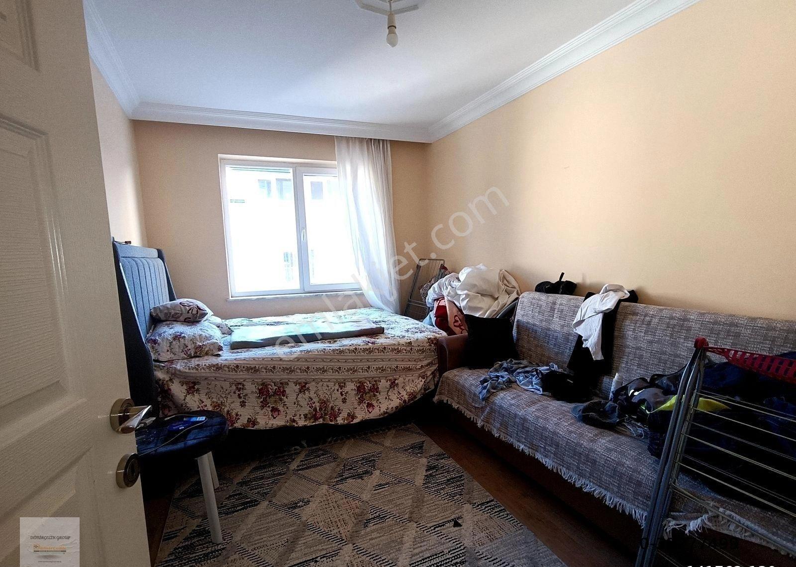 Çamlıca'da Çift Cepheli, Boyalı, Tramvaya Yakın Kiralık 2+1 - Görsel 3