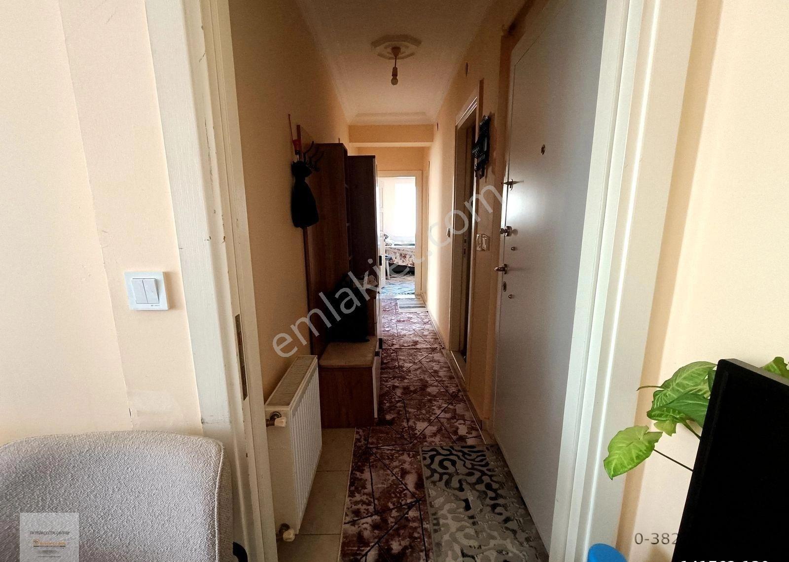 Çamlıca'da Çift Cepheli, Boyalı, Tramvaya Yakın Kiralık 2+1 - Görsel 5