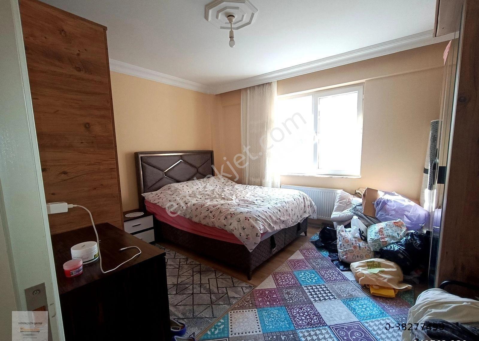 Çamlıca'da Çift Cepheli, Boyalı, Tramvaya Yakın Kiralık 2+1 - Görsel 13