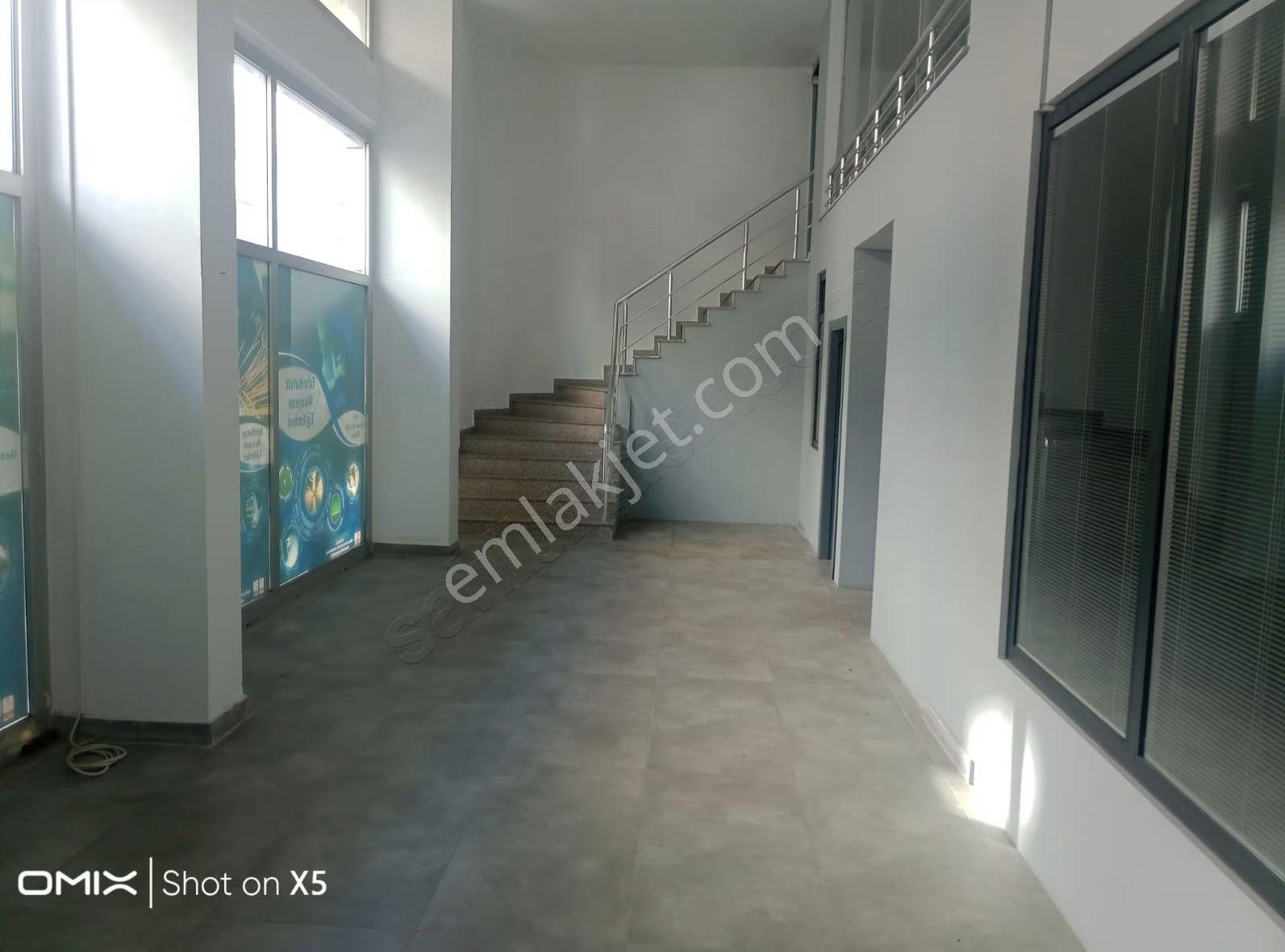 Pendik Çamçeşmede Kiralık Asma Katlı Kombili 200m2 Dükkan - Görsel 5