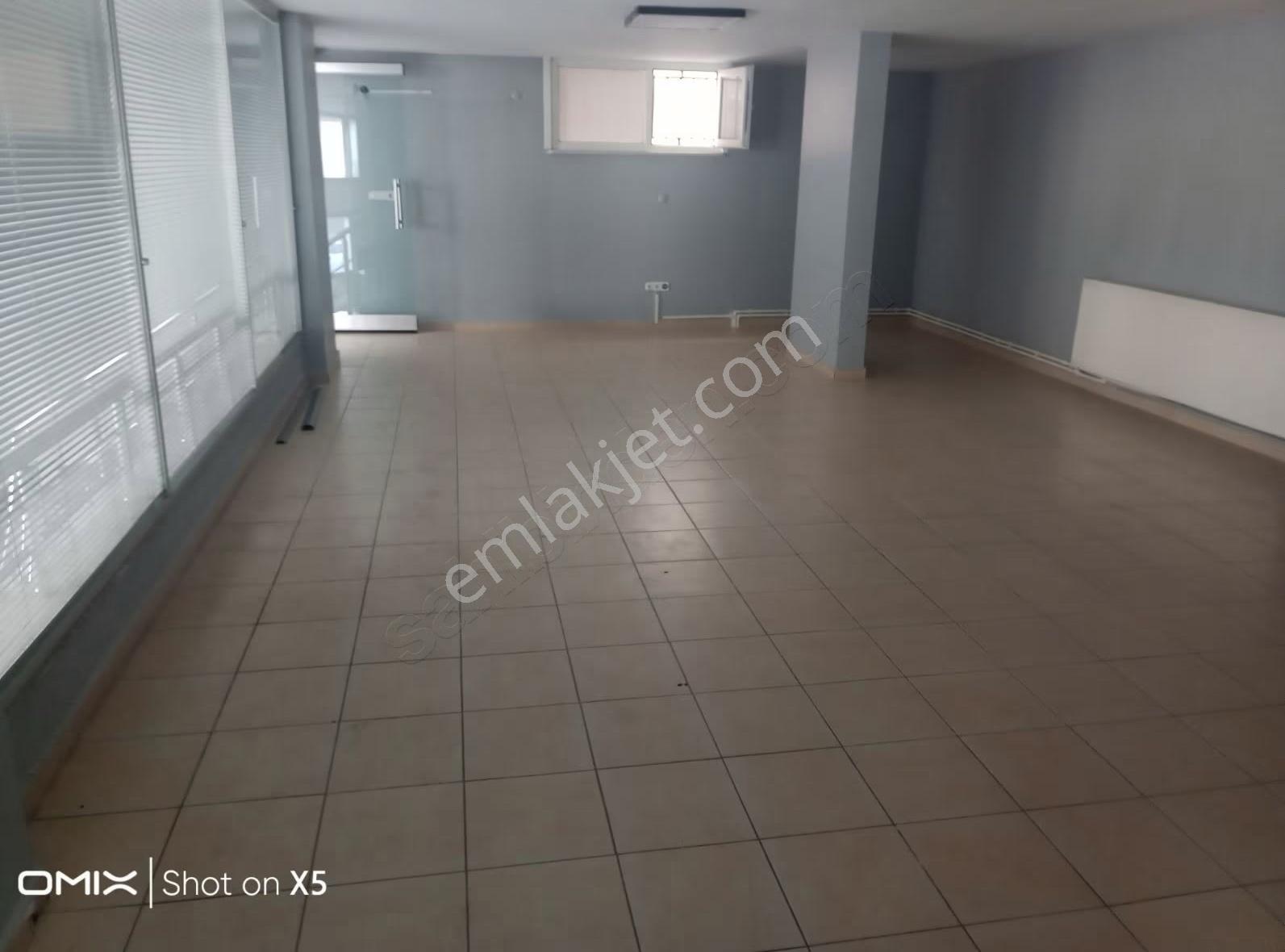 Pendik Çamçeşmede Kiralık Asma Katlı Kombili 200m2 Dükkan - Görsel 7
