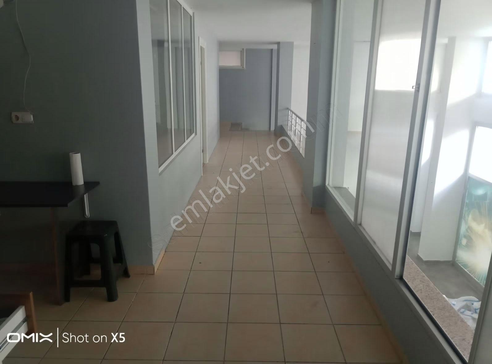Pendik Çamçeşmede Kiralık Asma Katlı Kombili 200m2 Dükkan - Görsel 16